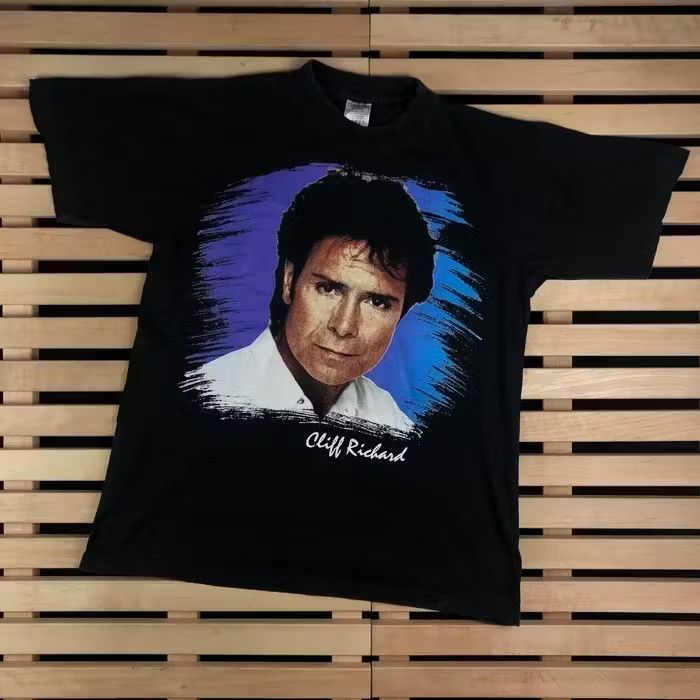 Band Tees × Vintage Vintage T Shirt Cliff Richard Hit List Tour 1994 Size M Size US M / EU 48-50 / 2 - 1 Thumbnail