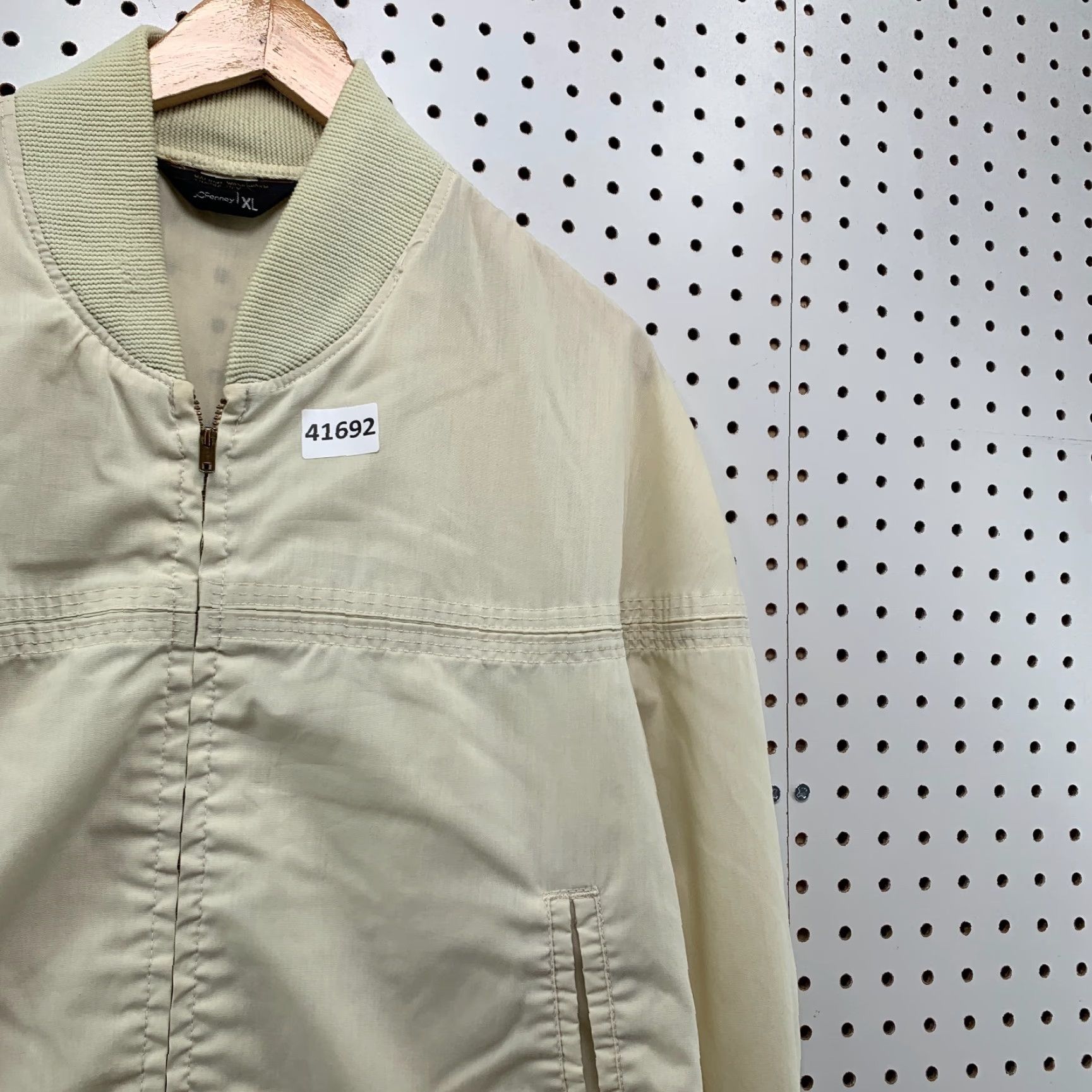 Penn VINTAGE J. C. Penney Lightweight Bomber Jacket Mens XL Ivory 70s Zipper Made USA 25x27 Mens Clothing Size US XL / EU 56 / 4 - 7 Thumbnail
