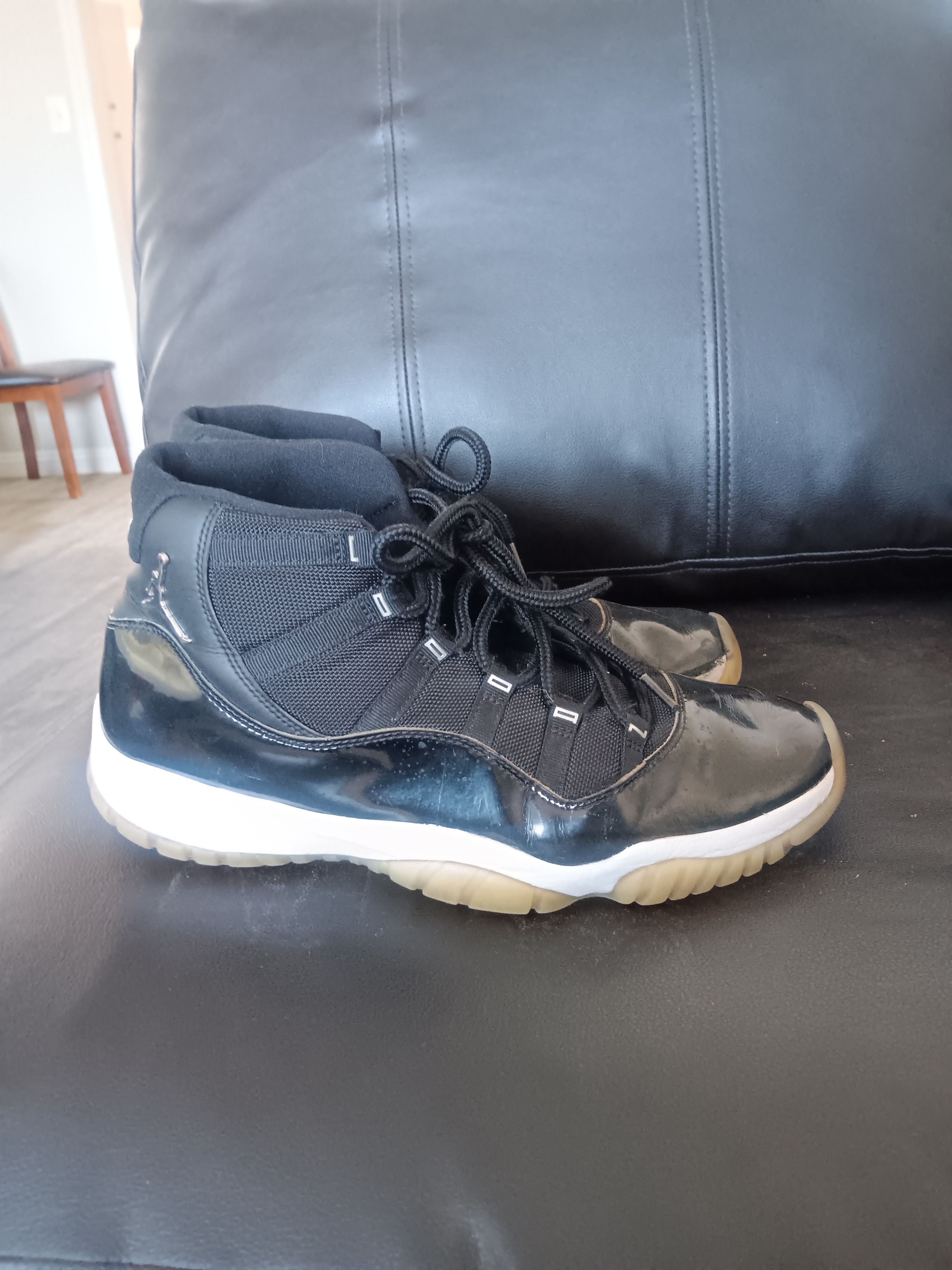 Jordan Brand Nike Air Jordan Retro 11 Size US 13 / EU 46 - 2 Thumbnail