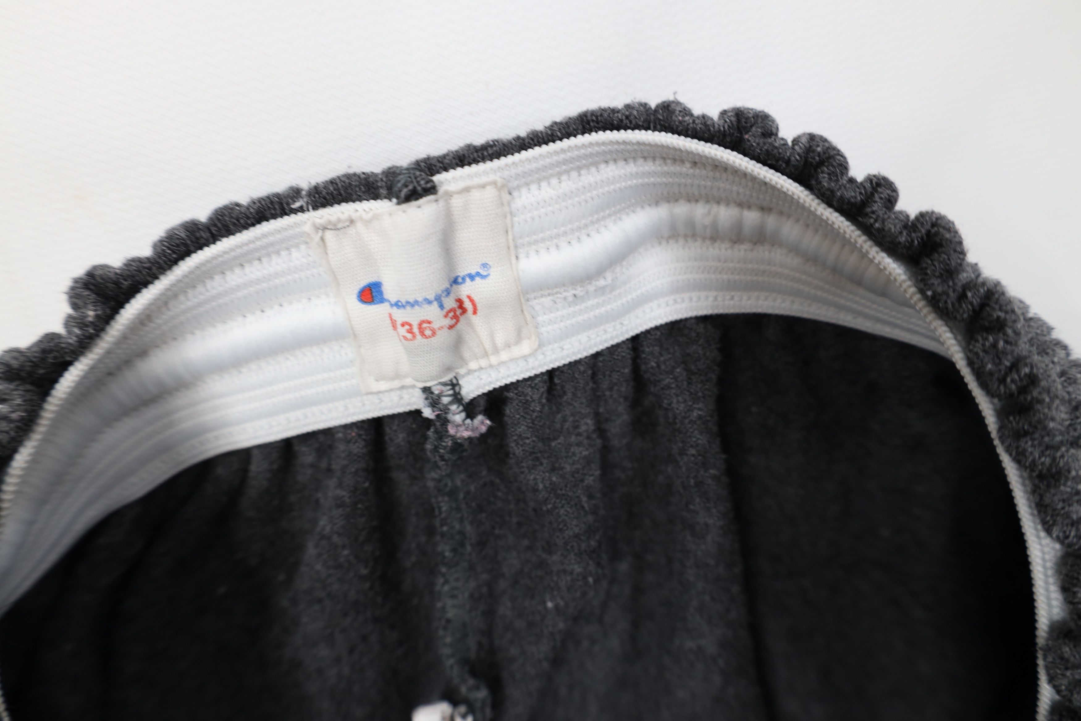 Champion Vintage 90s Champion Heavyweight Above Knee Shorts Gray Size US 34 / EU 50 - 8 Thumbnail