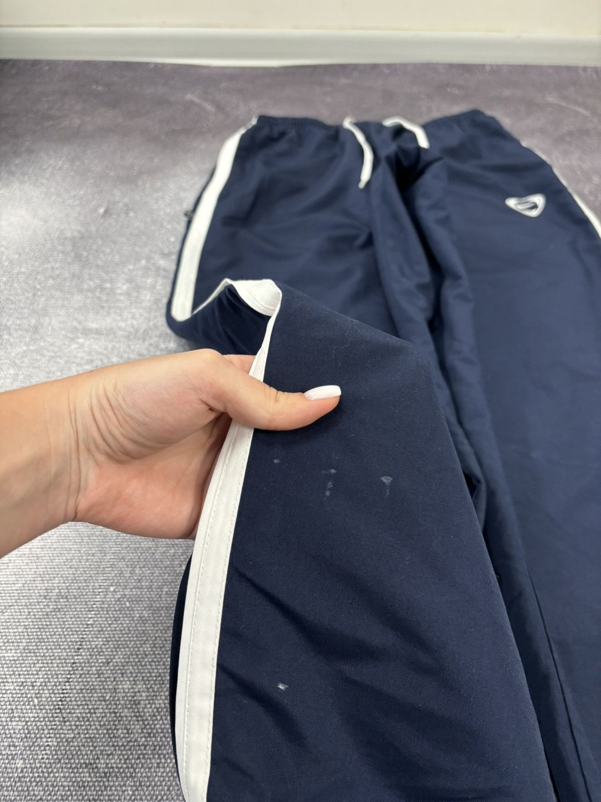 Nike Vintage Nike Y2K Navy/White Hype Nylon Baggy Track Pants Size US 32 / EU 48 - 4 Thumbnail
