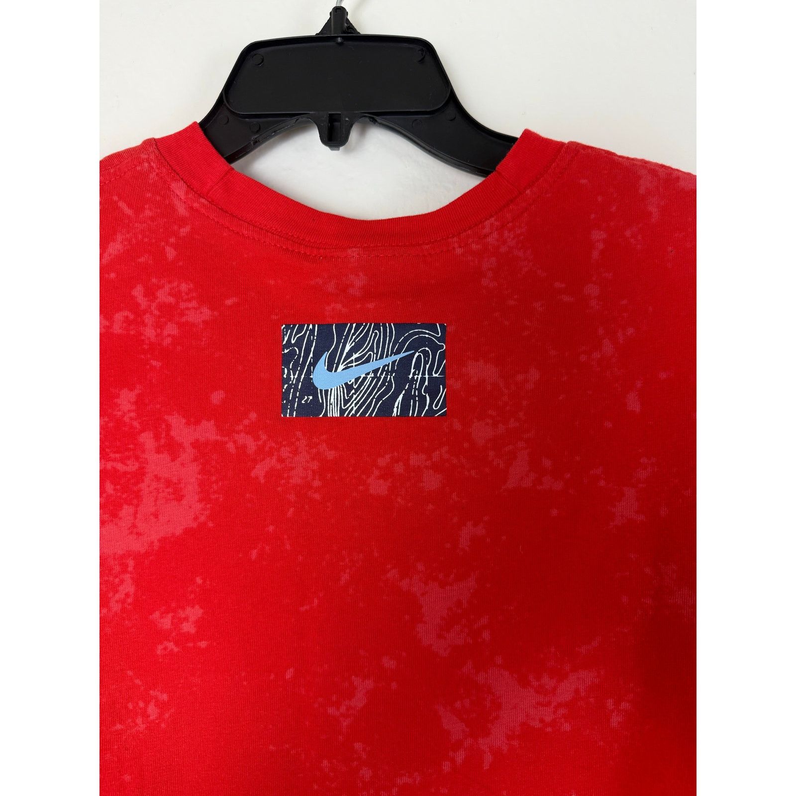 Nike Nike Red Cropped T-Shirt - Size M - Great Condition! Size M / US 6-8 / IT 42-44 - 9 Thumbnail