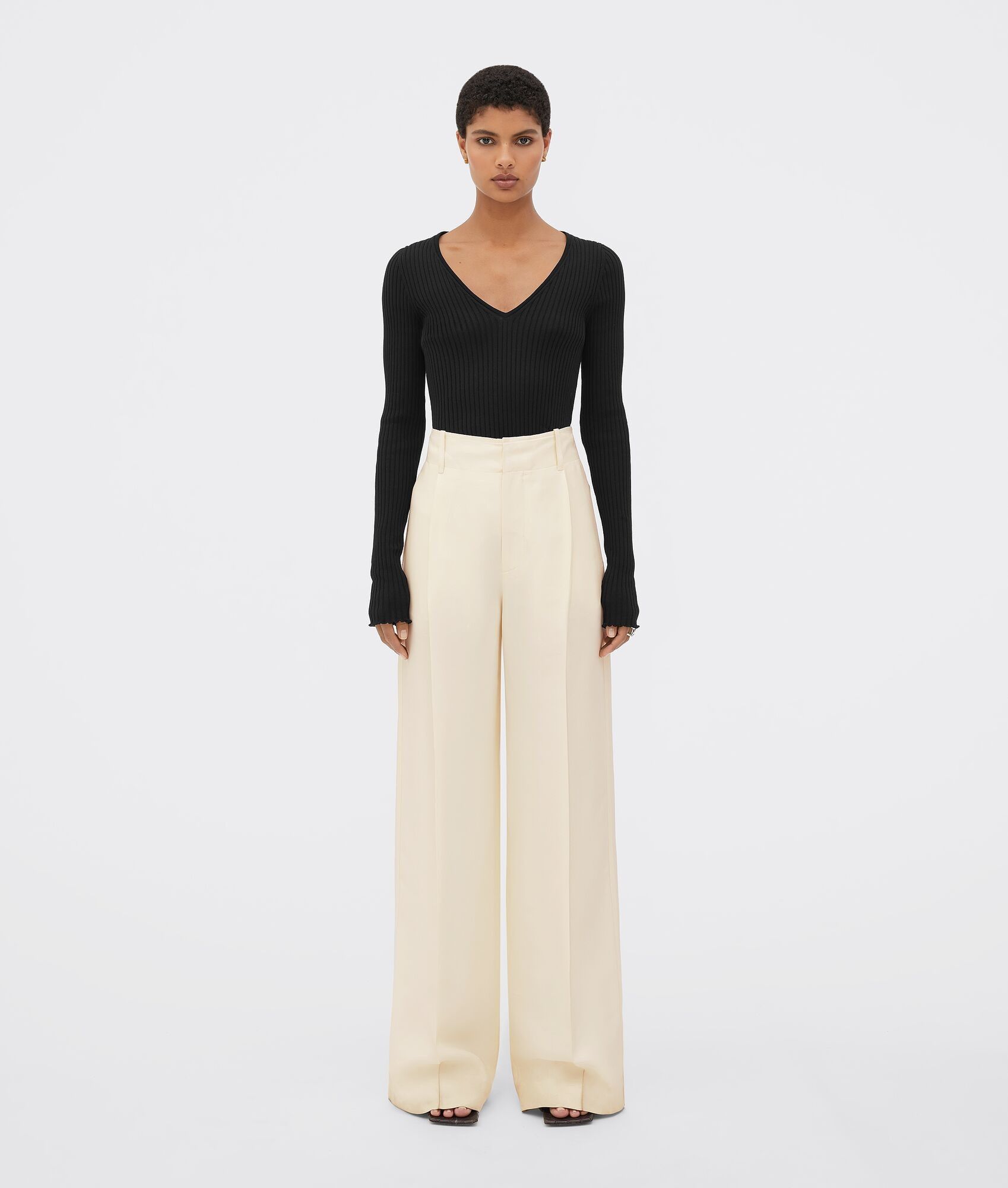 Bottega Veneta o1n1vont1224 Trouser in Sea Salt Size 26" / US 2 / IT 38 - 1 Thumbnail