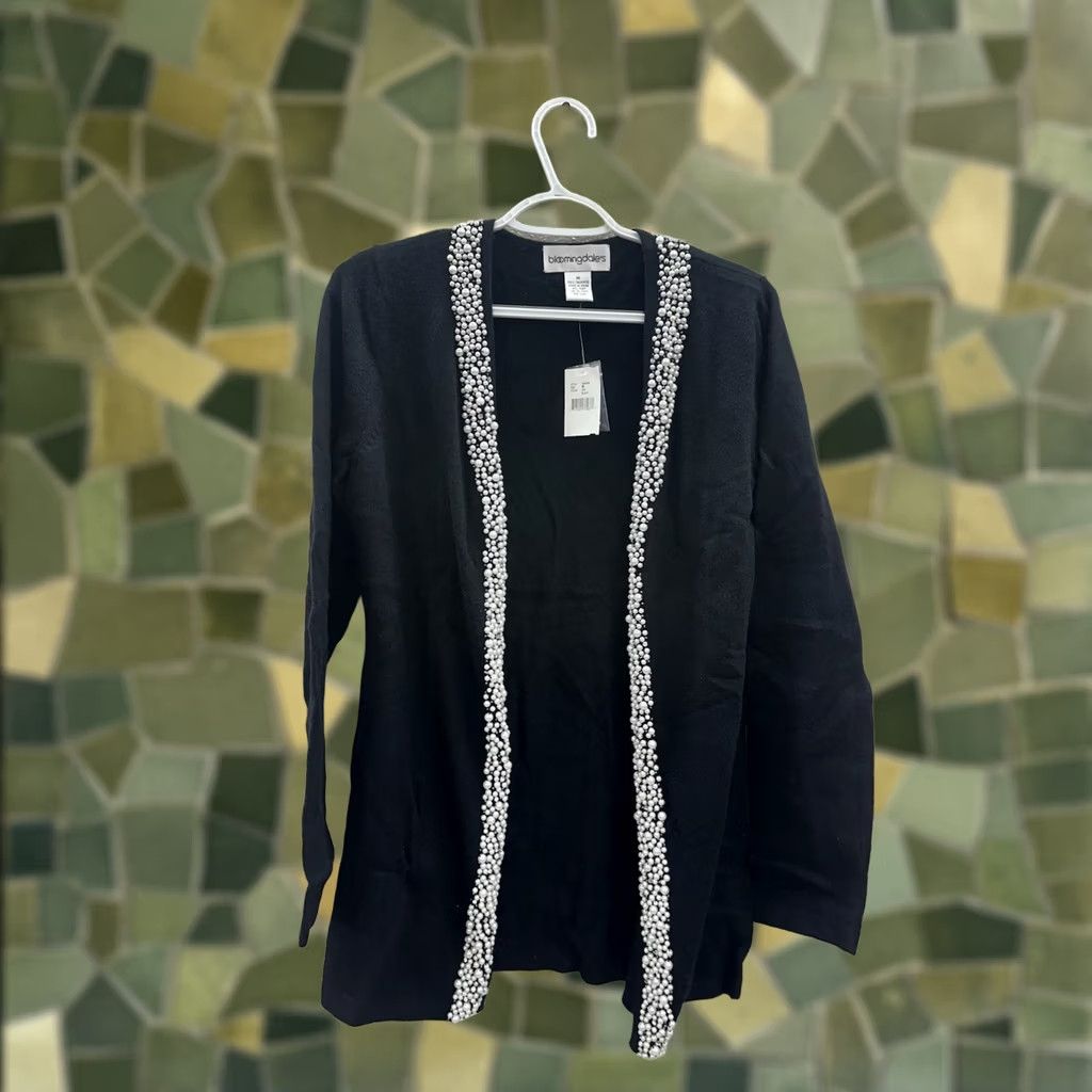 Bloomingdale's Bloomingdale's Womens Cardigan Size Medium Black Cashmere Embellished NWT Size M / US 6-8 / IT 42-44 - 1 Thumbnail