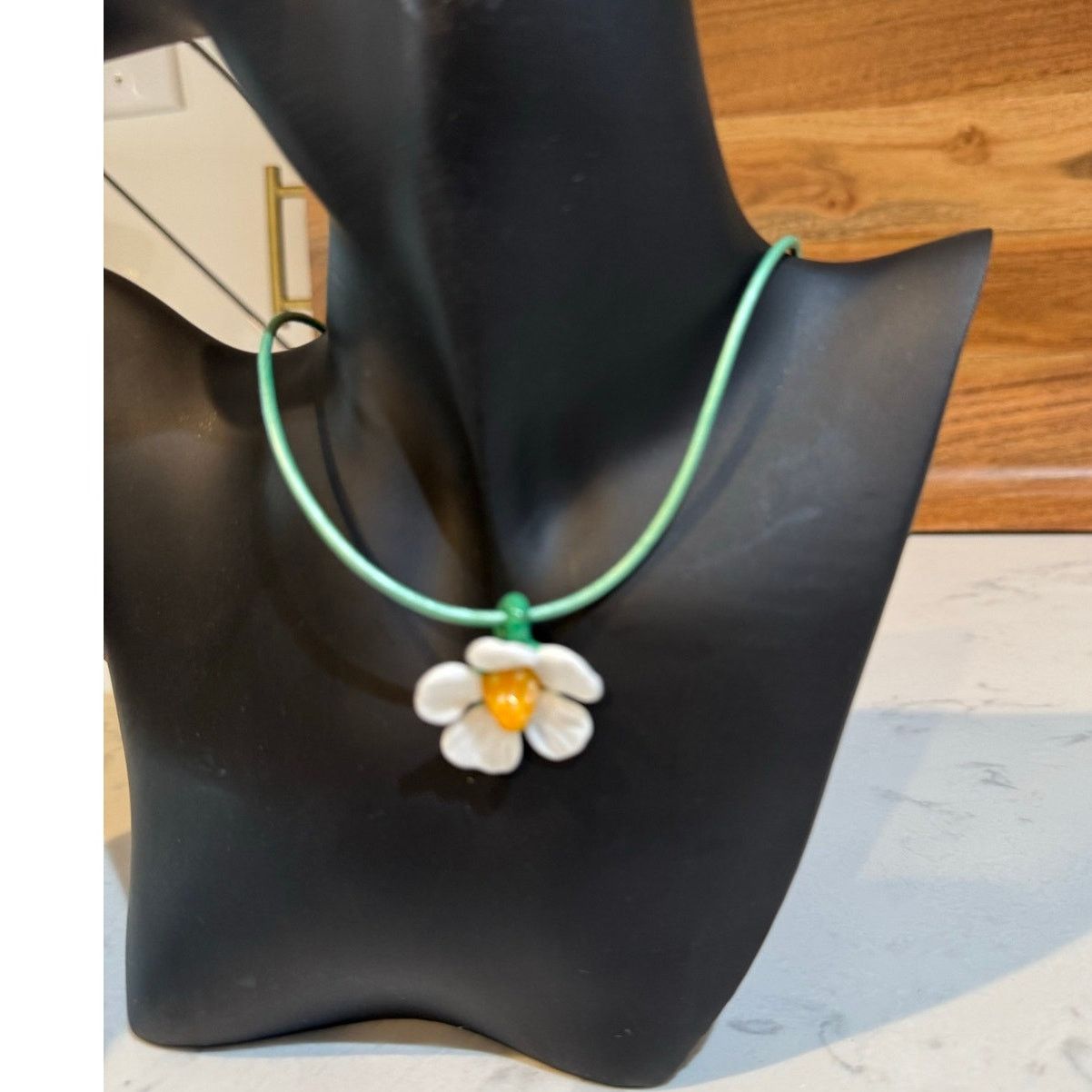 Handmade handmade glass daisy pendant necklace choker silver clasp Size ONE SIZE - 2 Thumbnail
