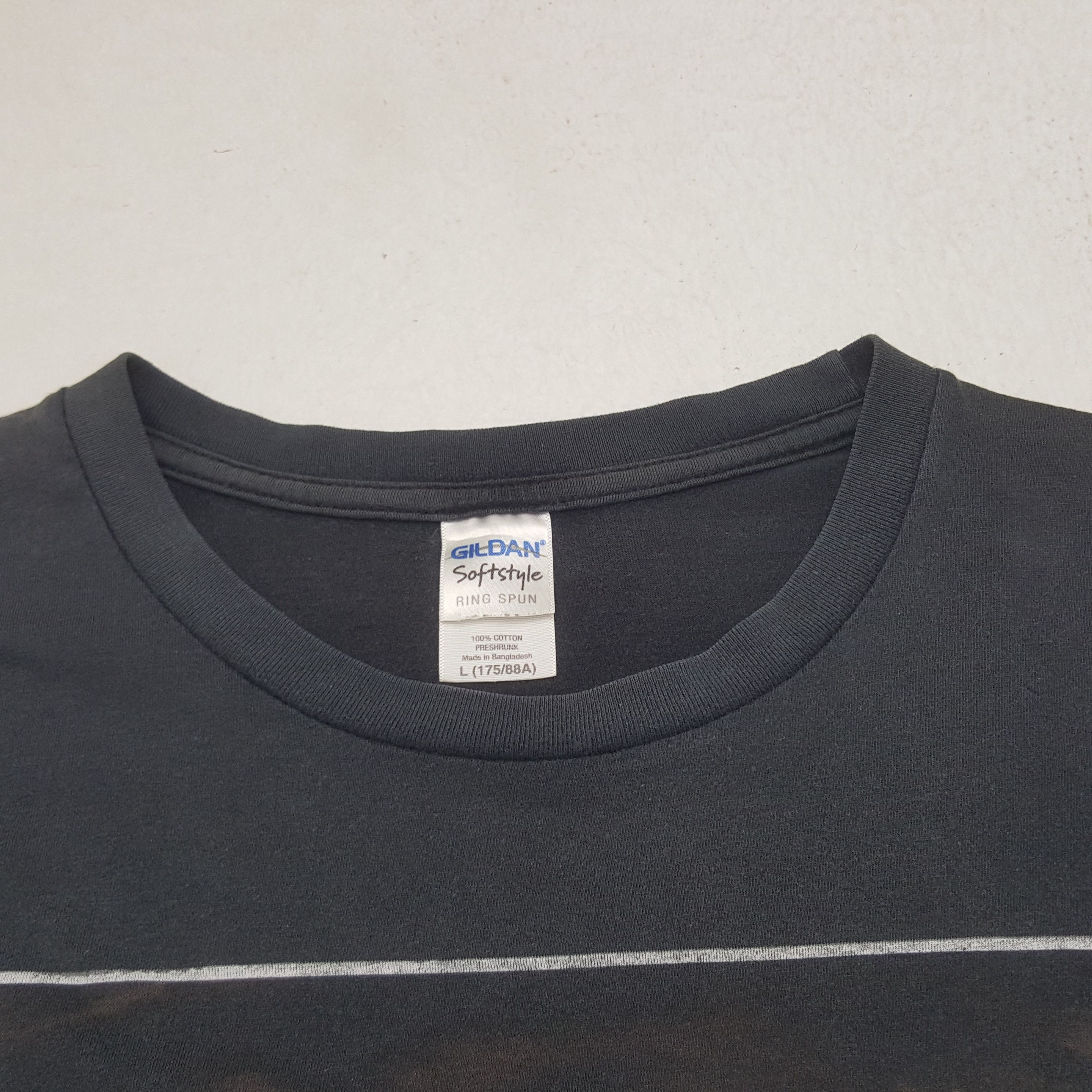 Band Tees Vintage Tailor Swift American Singer Red Tour Tshirt Size US M / EU 48-50 / 2 - 5 Thumbnail