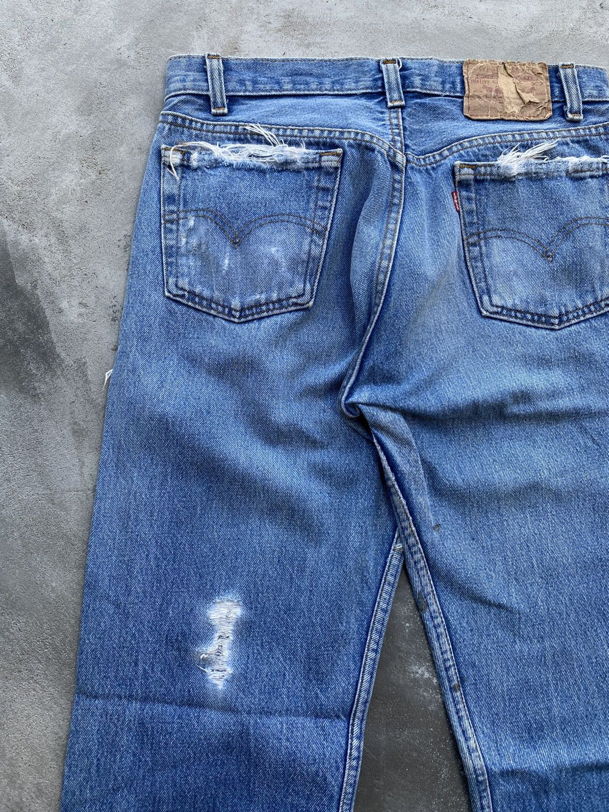 Levi's Vintage Clothing VINTAGE LEVI’S 501 DISTRESSED Size US 31 - 12 Thumbnail