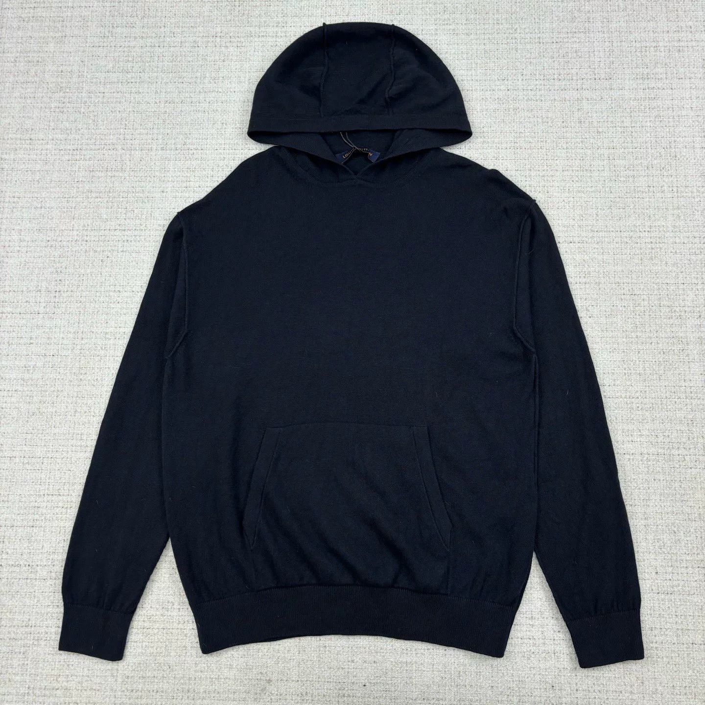 Louis Vuitton Louis Vuitton Solid Back Logo Hoodie Size US L / EU 52-54 / 3 - 1 Thumbnail