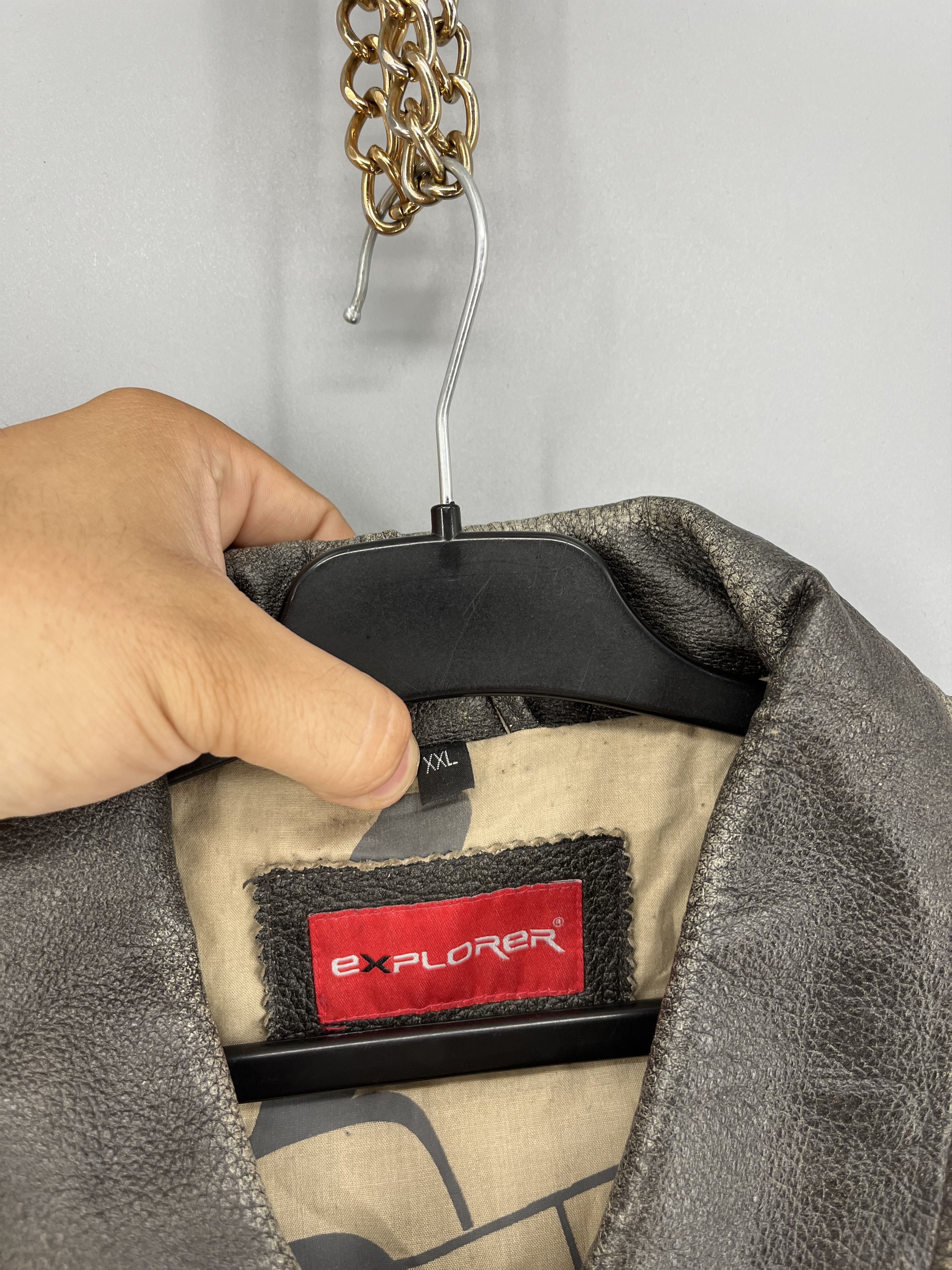 Vintage Explorer Vtg Leather Bomber Jacket – Distressed Patina 90s Size US XXL / EU 58 / 5 - 10 Thumbnail