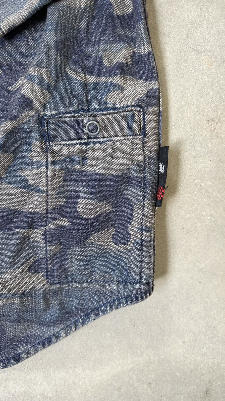 Vans VINTAGE VANS CAMO BUTTON DOWN SHIRT Size US XL / EU 56 / 4 - 13 Thumbnail