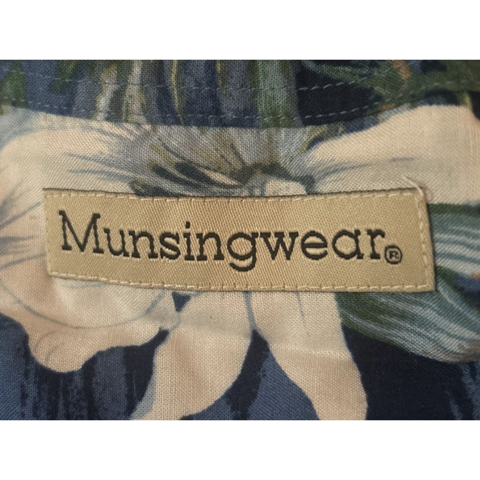 Vintage Munsingwear S/S Shirt 3XL Men's Button Up blue Hawaiian Floral pocket 1144 Size US XXL / EU 58 / 5 - 3 Thumbnail