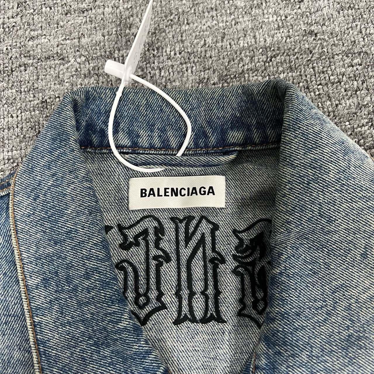 Balenciaga Balenciaga Sanskrit embroidery logo washed denim jacket siz Size US M / EU 48-50 / 2 - 6 Thumbnail