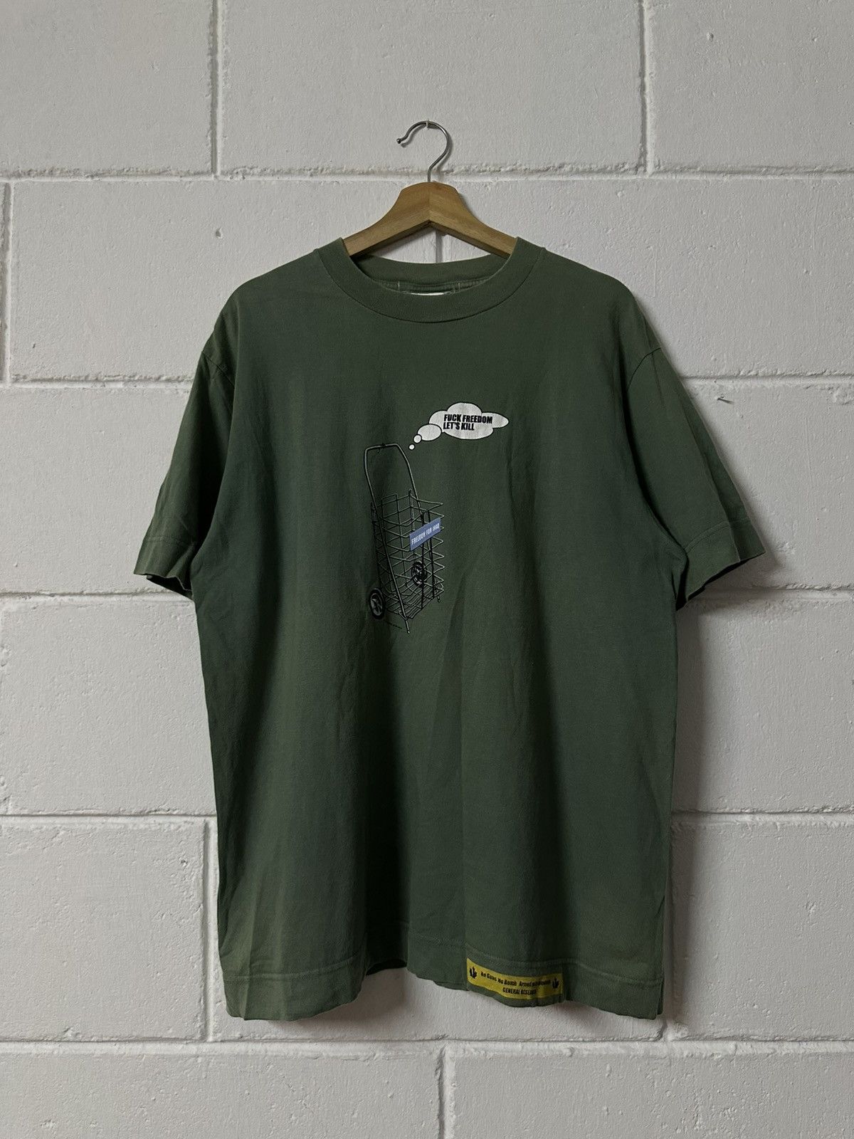 General Research AW2005 General Research “Freedom For Iraq” T-Shirt Size US L / EU 52-54 / 3 - 2 Thumbnail