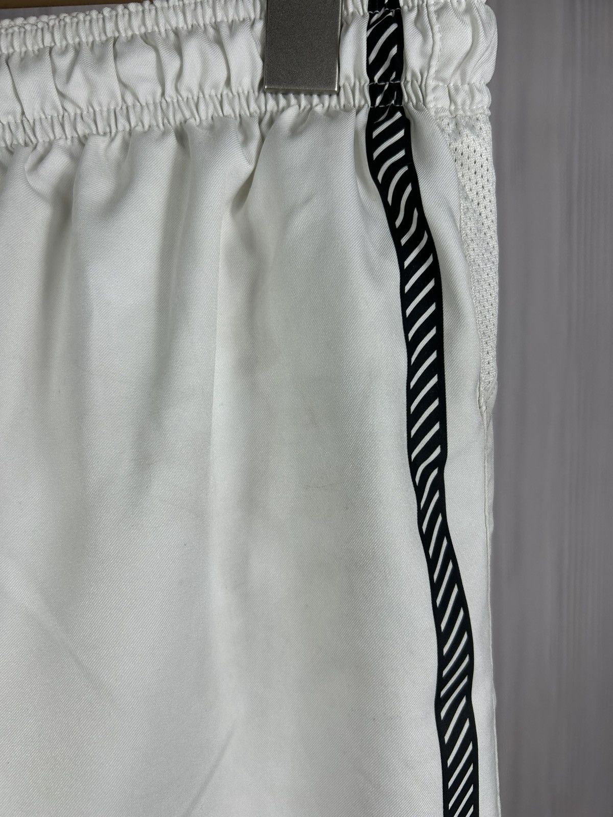 Nike NIKE MANCHESTER UNITED 2010/11 SHORTS FOOTBALL SOCCER SIZE M Size US 32 / EU 48 - 11 Thumbnail