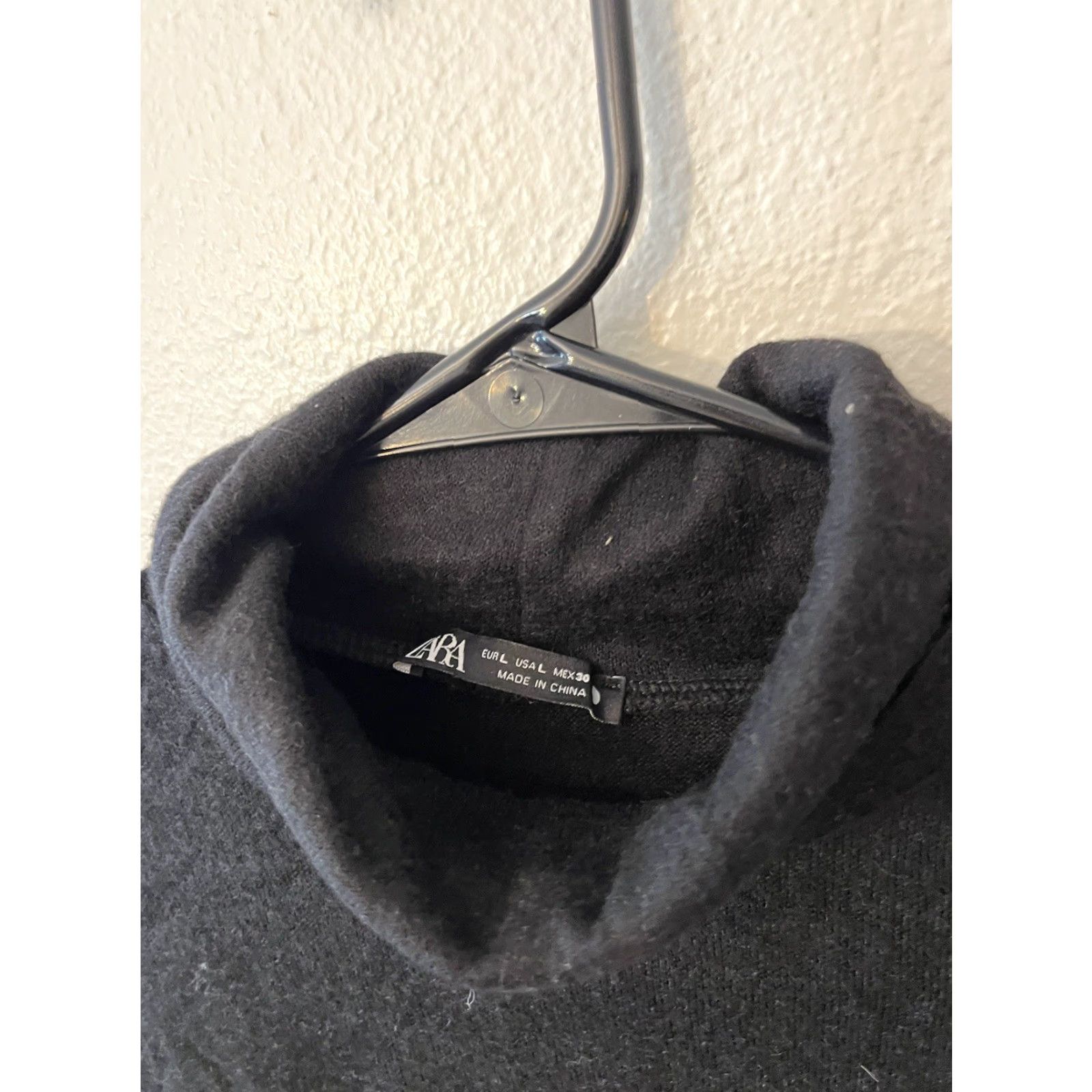 Zara VINTAGE? Wait—actually not vintage. Zara Shirt Women L Black Turtleneck Knit Pearl Accent Pullover Long Sleeve Regular Fit Size L / US 10 / IT 46 - 2 Thumbnail