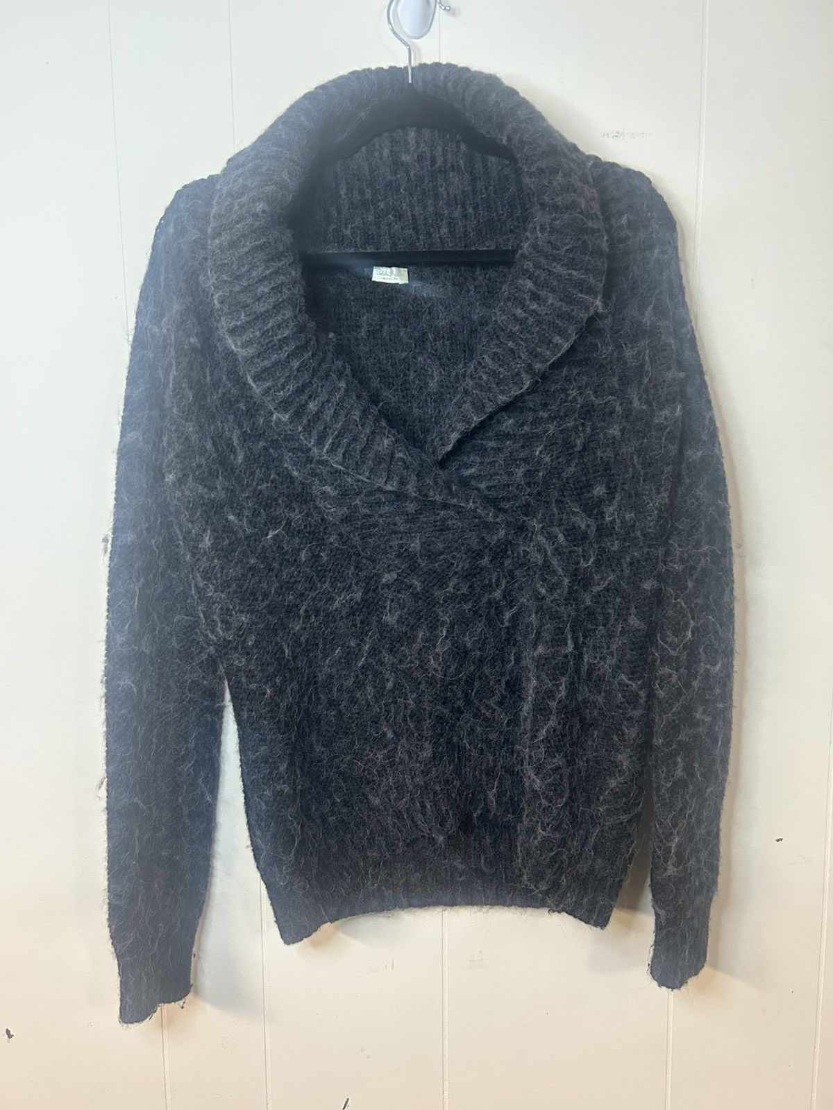 Aritzia Talula Babaton Wool/Alpaca, Sz M, V Neck Long Sleeve Sweater Size M / US 6-8 / IT 42-44 - 1 Thumbnail