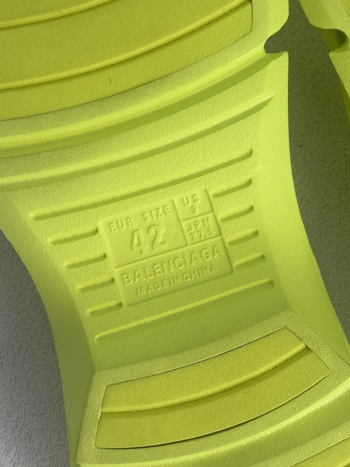 Balenciaga Balenciaga Mold Rubber Slides Yellow Fluorescent Size US 9 / EU 42 - 6 Thumbnail