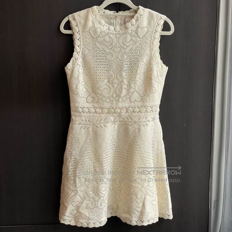 Valentino Valentino Solid lace sleeveless dress Size M / US 6-8 / IT 42-44 - 1 Thumbnail