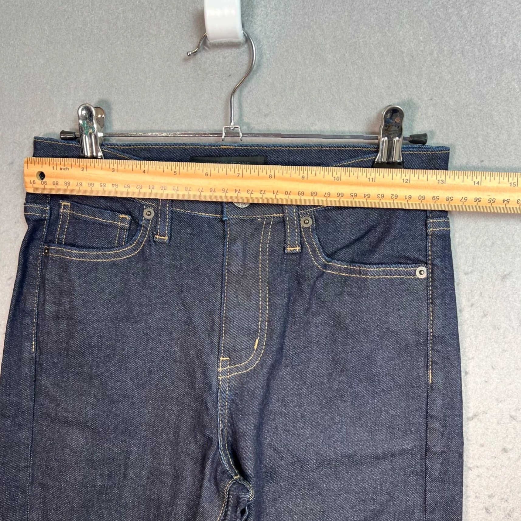 Uniqlo VINTAGE Uniqlo Jeans Women Dark Wash Skinny 24 Cotton Spandex Denim Adult Womens 27 Inseam Dark Blue 8/10 Mens? Size 42" / US 20 - 5 Thumbnail