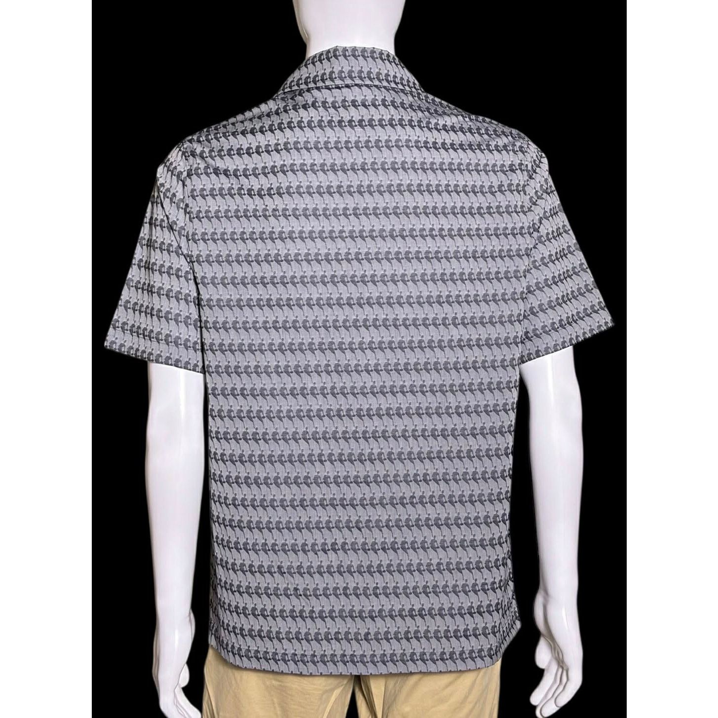 Louis Vuitton Authentic 2021 Louis Vuitton x NBA Monogram Logo Shirt Size US S / EU 44-46 / 1 - 3 Thumbnail