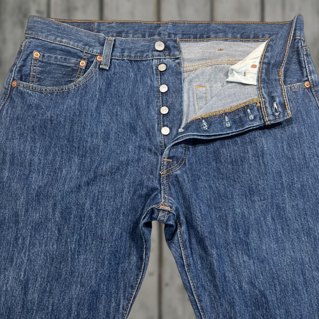 Levi's LEVI'S VINTAGE 501 Jeans Mens Regular 36x27 Blue Cotton Straight Button Fly 90s Size US 36 / EU 52 - 1 Thumbnail