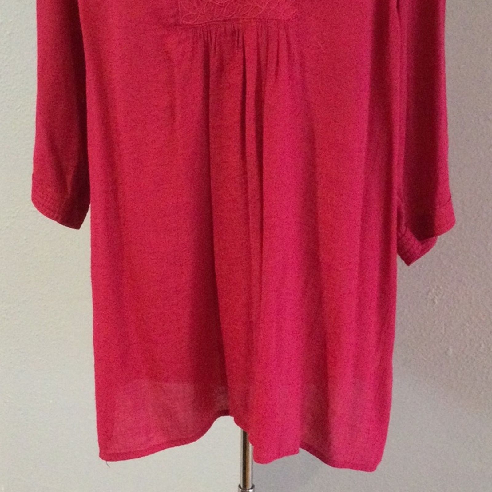 Other Maggie Barnes Embroidered Red V-neck 3/4 Split Sleeve Top 0X Size XL / US 12-14 / IT 48-50 - 3 Thumbnail