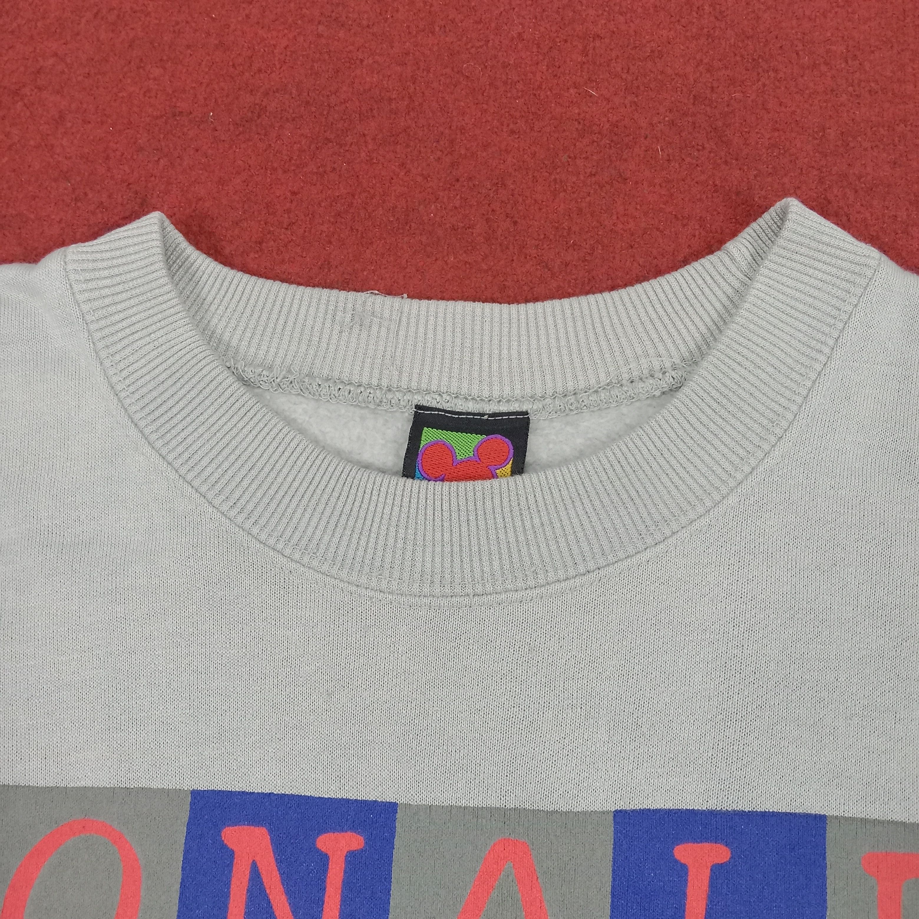 Disney × Mickey Mouse × Vintage Donald Duck Cartoon Character Vintage Streetwear Sweatshirt Size US L / EU 52-54 / 3 - 6 Thumbnail
