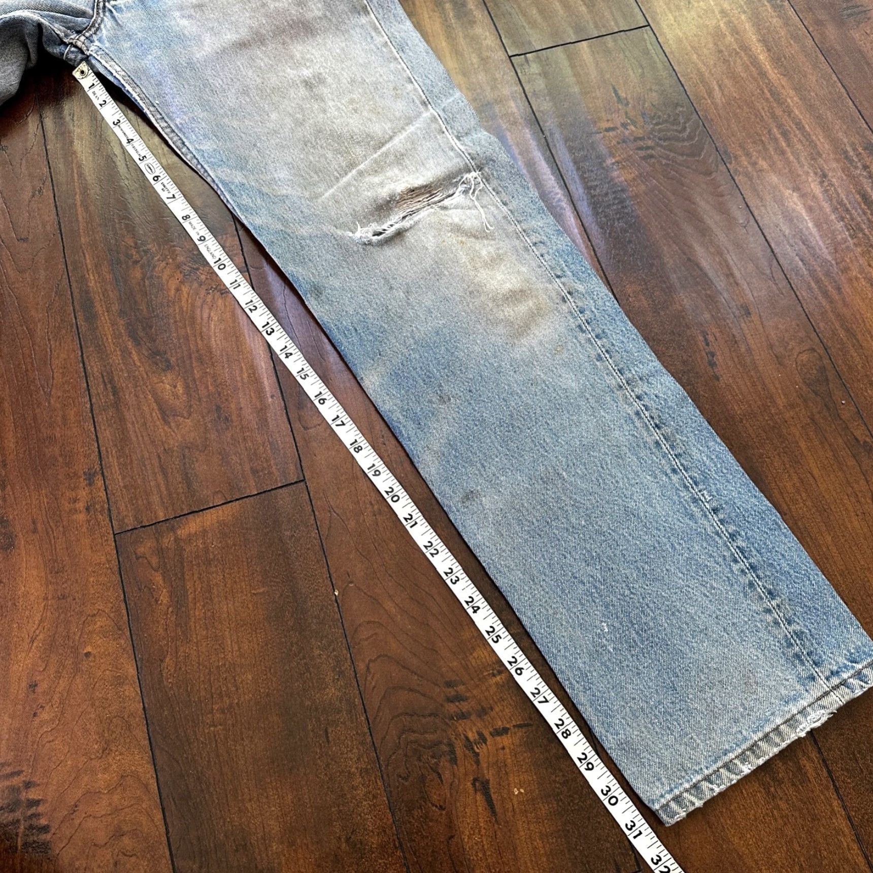Levi's VINTAGE Levi's 501 90s Straight Leg Jeans 32x36 Thrashed Blue Denim USA Mens Size US 32 / EU 48 - 7 Thumbnail