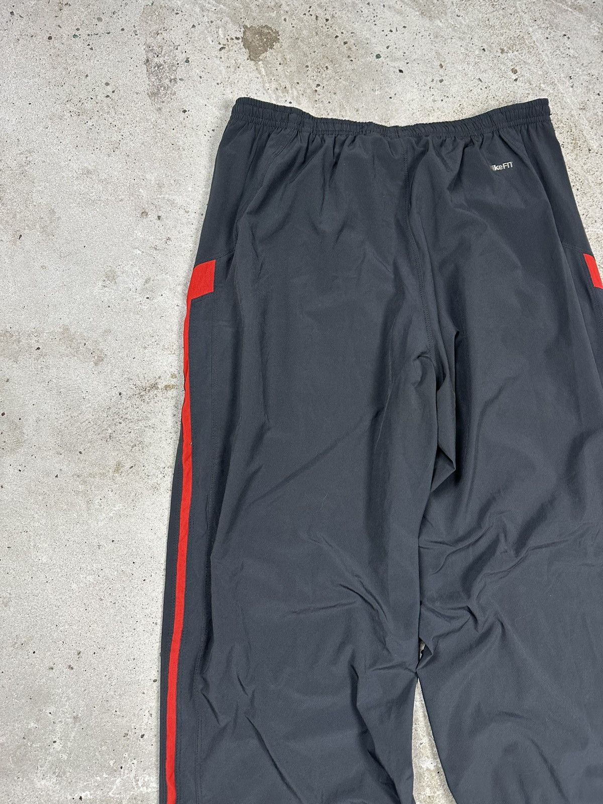 Nike × Vintage Vintage Y2K Nike Grey Baggy Track Pants Swoosh Size US 34 / EU 50 - 11 Thumbnail