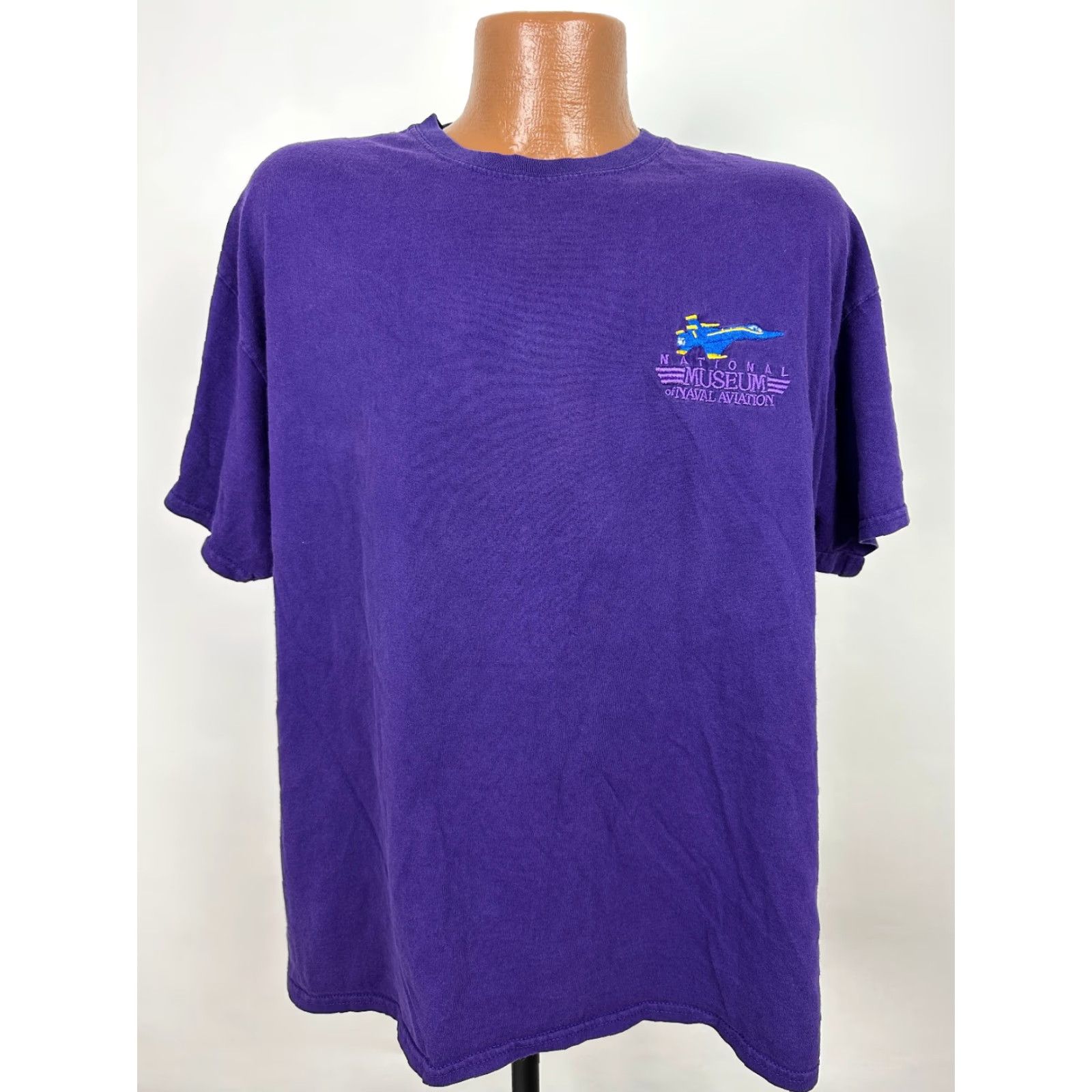 Gildan VINTAGE Gildan National Museum of Naval Aviation T-Shirt Men's XL Purple Military Outdoor Jersey 2000s Size US XL / EU 56 / 4 - 2 Thumbnail