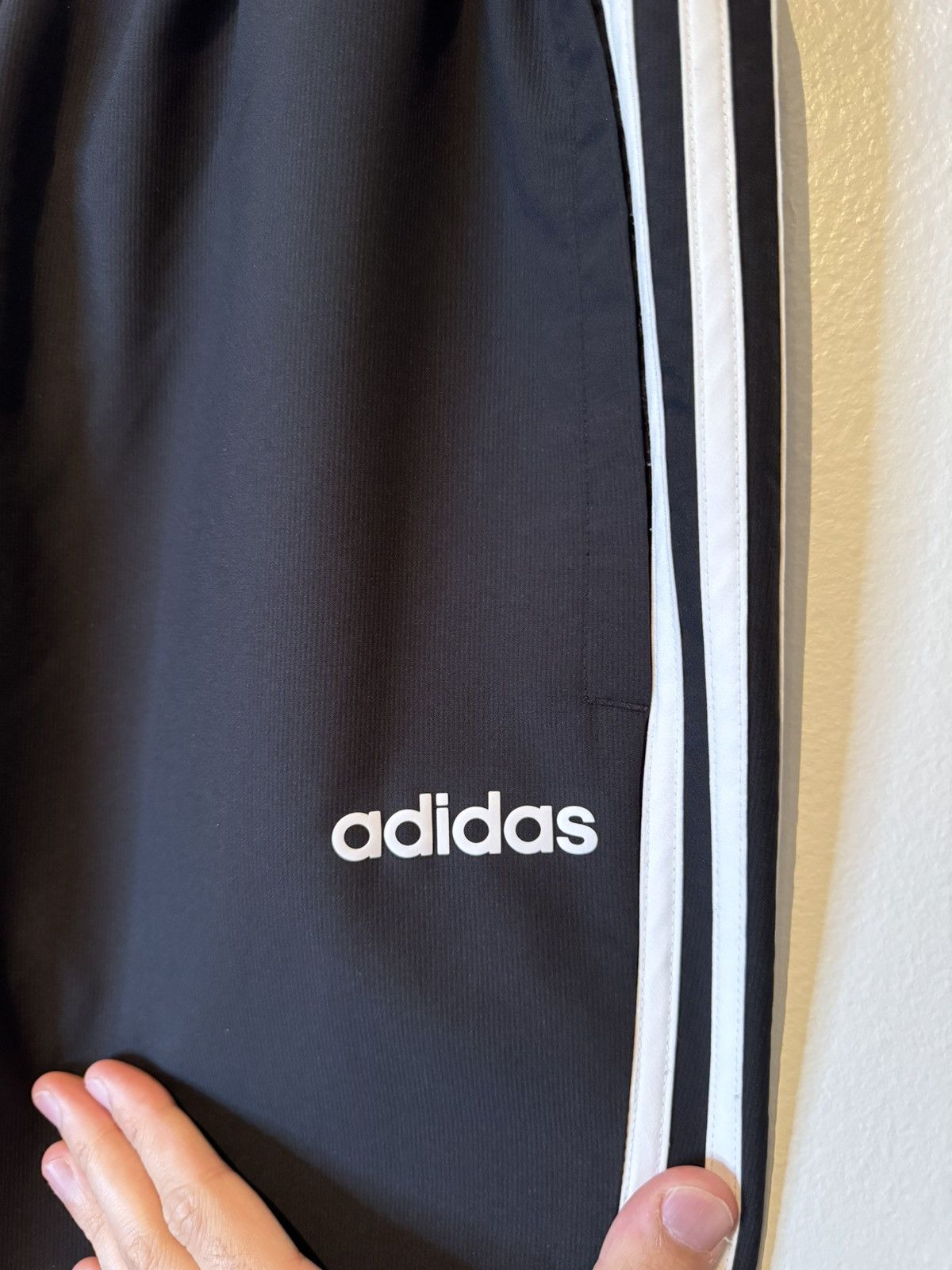 Adidas Adidas Track Pants Men's Size Medium 3 Stripe Logo Size US 40 / EU 56 - 2 Thumbnail