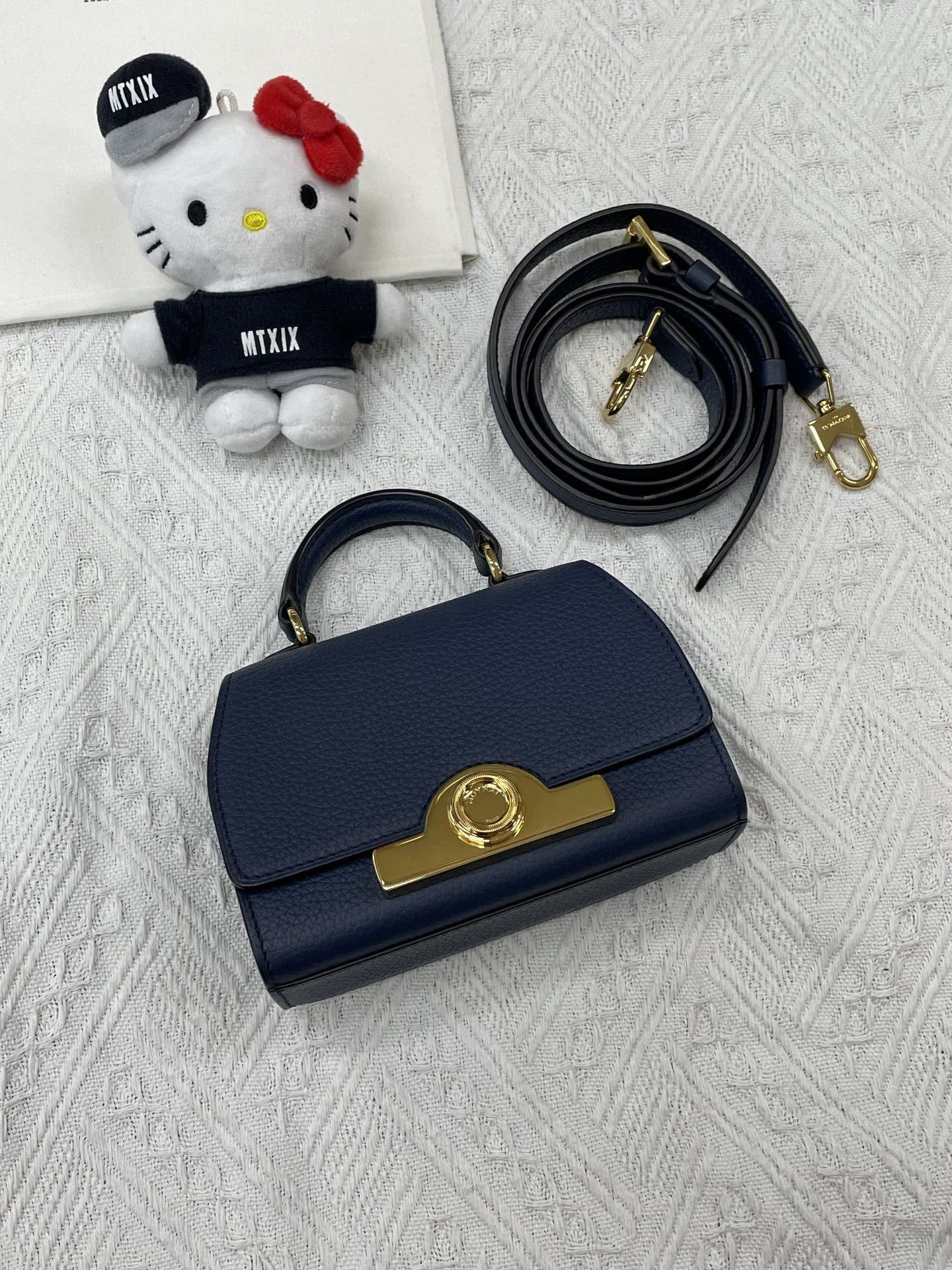 Moynat Moynat nano rejane navy gold clasp crossbody/tote strap Size ONE SIZE - 1 Thumbnail