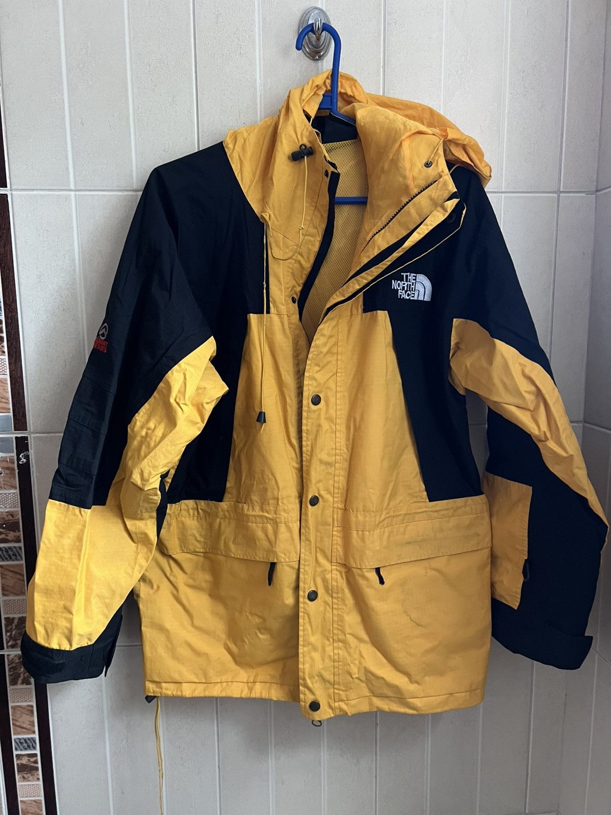The North Face Vintage North Face Gore Tex Pale Yellow Jacket Size US M / EU 48-50 / 2 - 2 Thumbnail