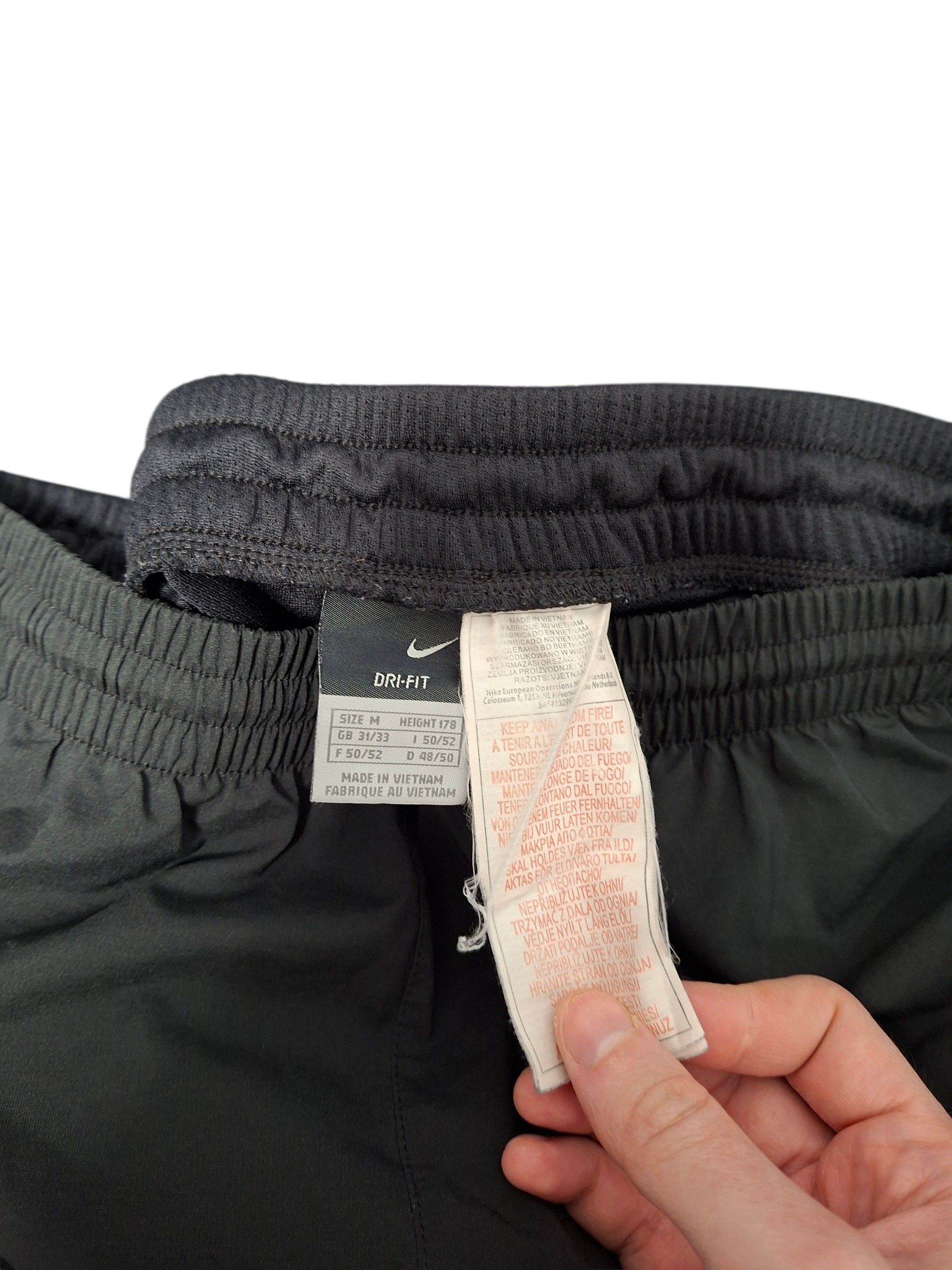 Nike NIKE TOTAL 90 VINTAGE NYLON SOCCER SHORTS Size US 32 / EU 48 - 4 Thumbnail