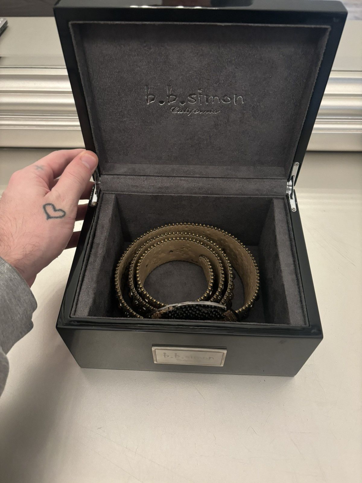 B.B. Simon (basically new) Globe B.B. Belt Gold Size 34 - 5 Thumbnail