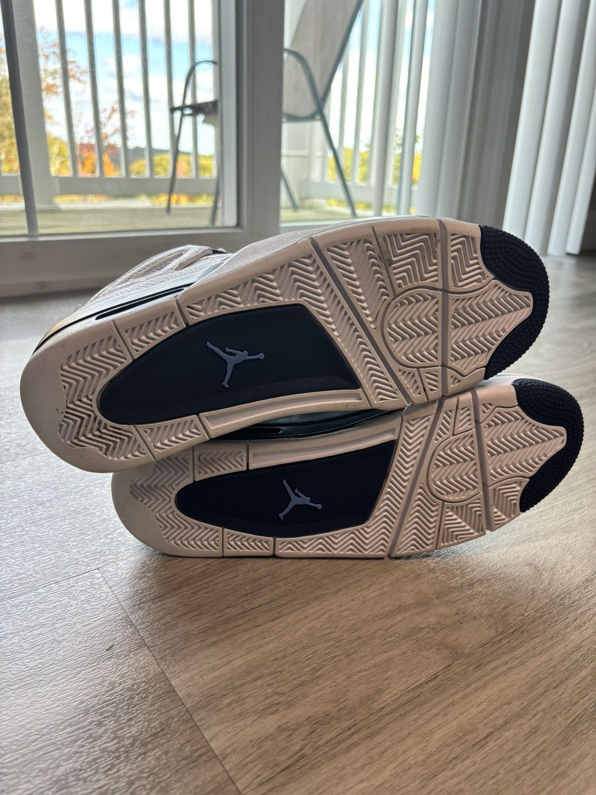 Jordan Brand Columbia Jordan 4 Size US 10.5 / EU 43-44 - 4 Thumbnail