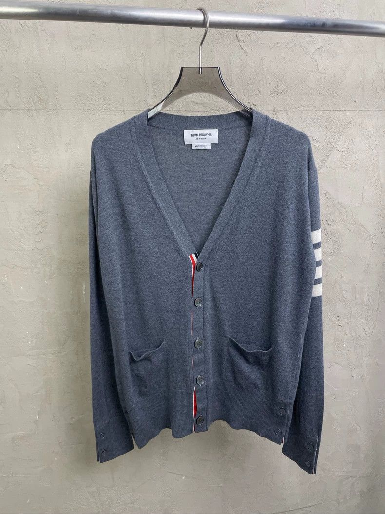 Thom Browne Thom browne Gray four-striped classic wool cardigan jacket Size US L / EU 52-54 / 3 - 1 Thumbnail
