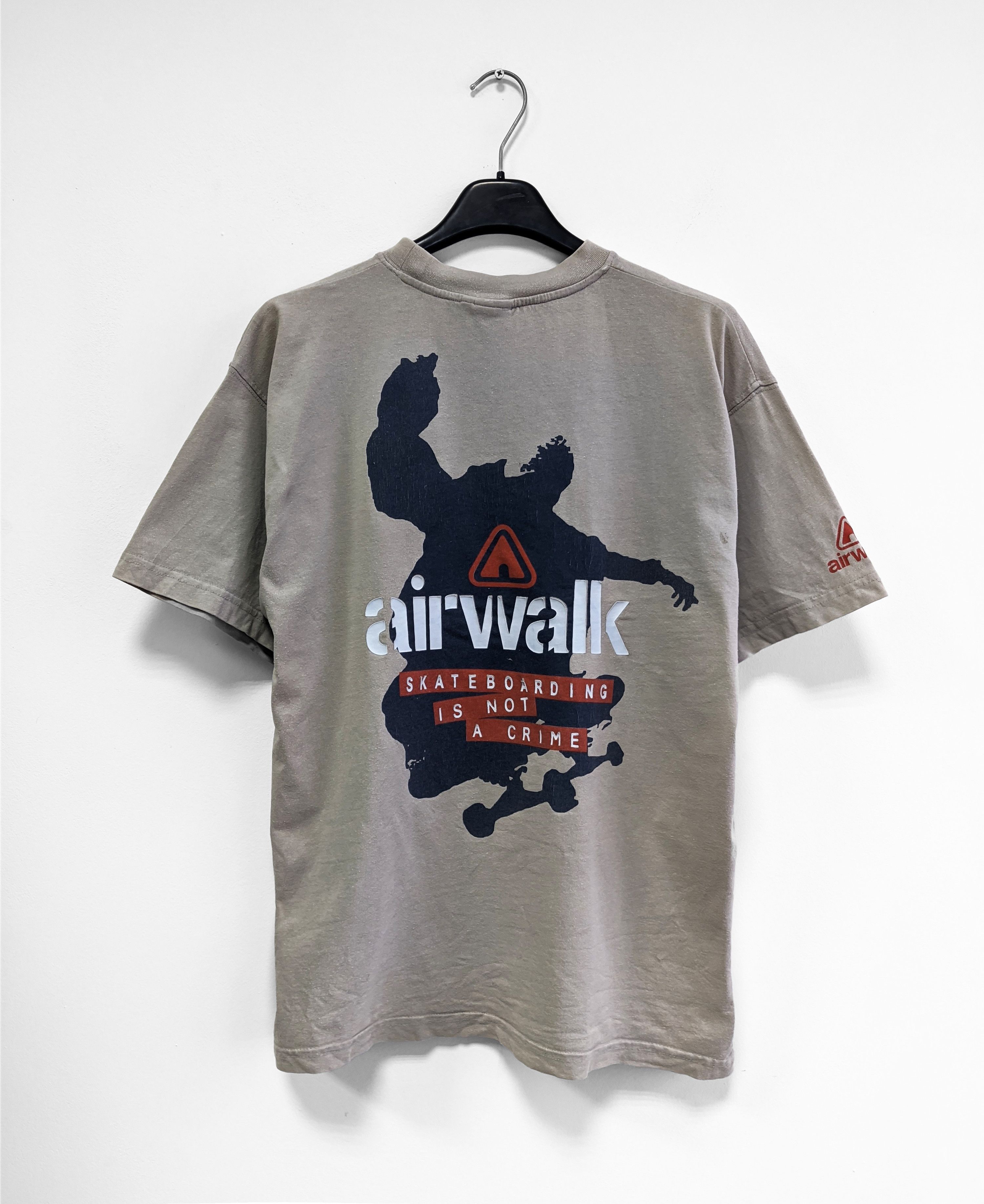 Vintage vintage sk8 y2k tshirt skateboarding airwalk printed Size US M / EU 48-50 / 2 - 1 Thumbnail