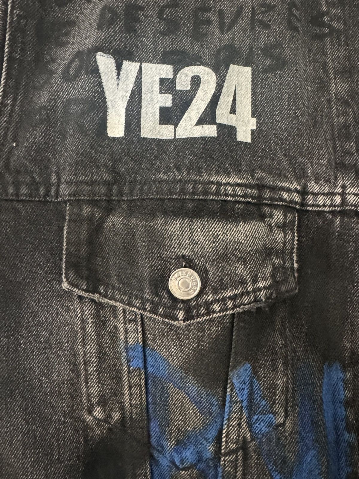 Balenciaga YE24 YEEZY SAMPLE XS RETAIL BALENCIAGA GRAFFITI DENIM JACKET Size US XS / EU 42 / 0 - 8 Thumbnail