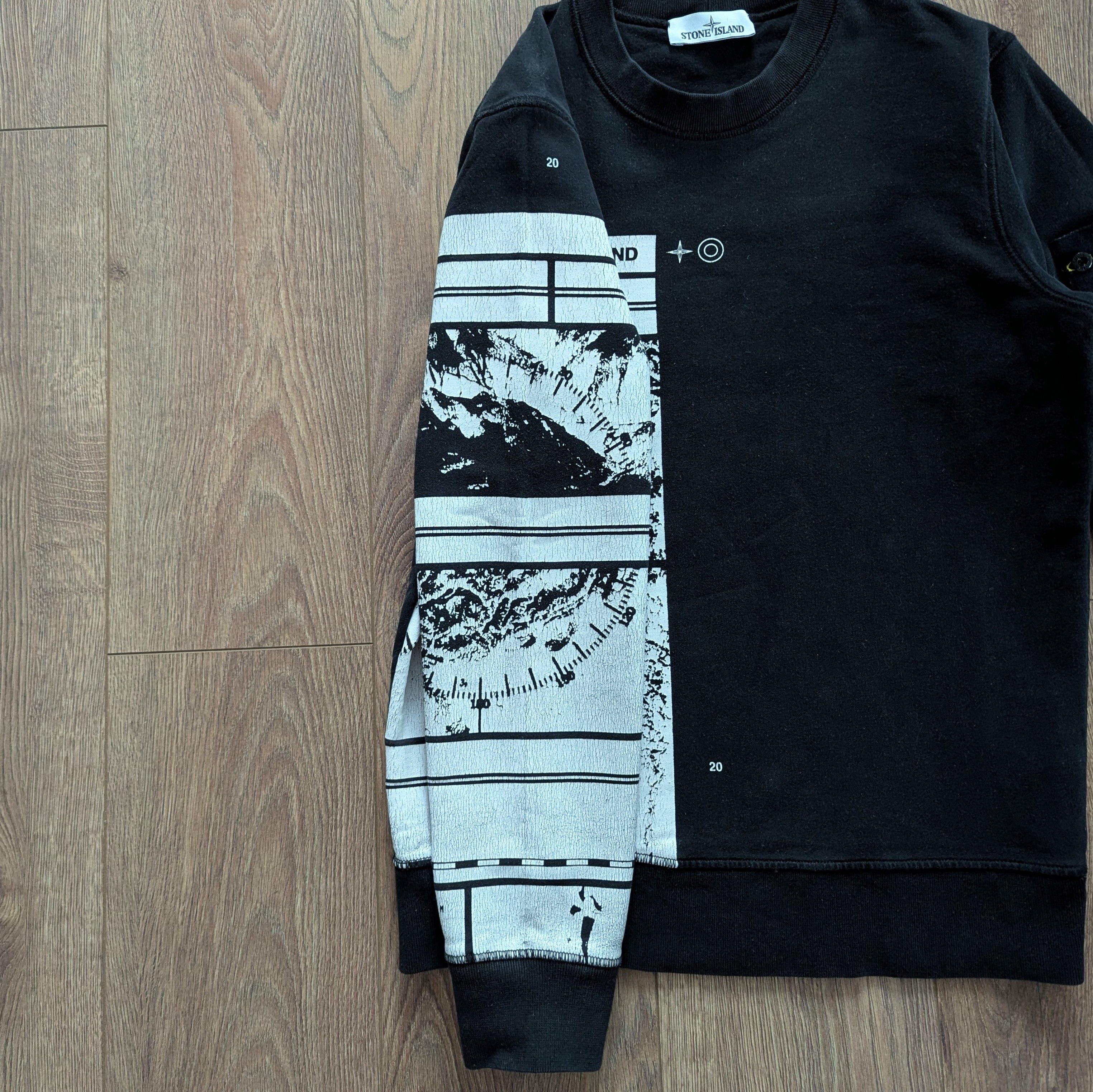 Stone Island STONE ISLAND Mural Graphic Sweatshirt Size M Casual Clothing Size US M / EU 48-50 / 2 - 13 Thumbnail