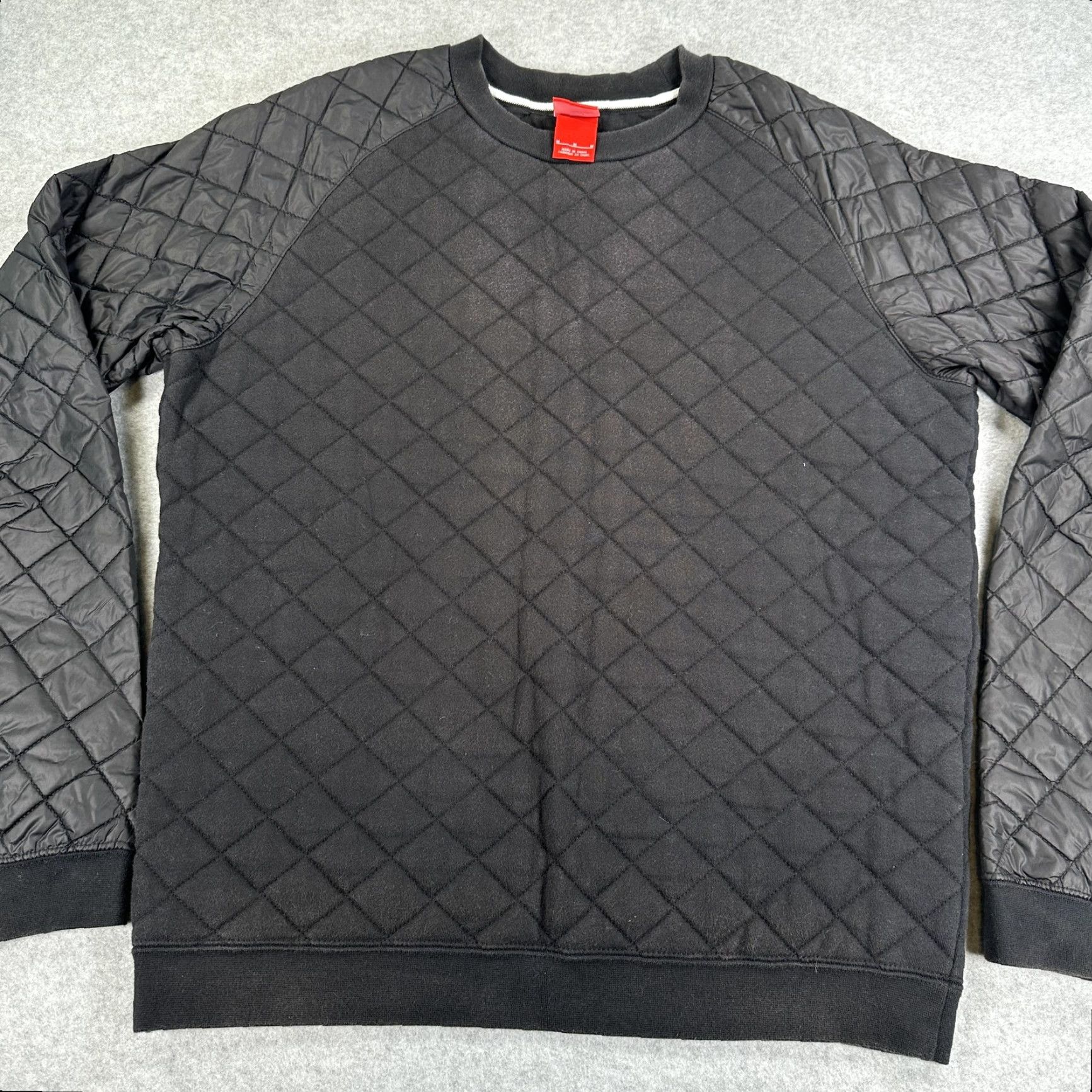 Nike Nike Quilted Sleeve Crewneck Pullover Sweater Womens Medium Black 578945-010 Size M / US 6-8 / IT 42-44 - 4 Thumbnail