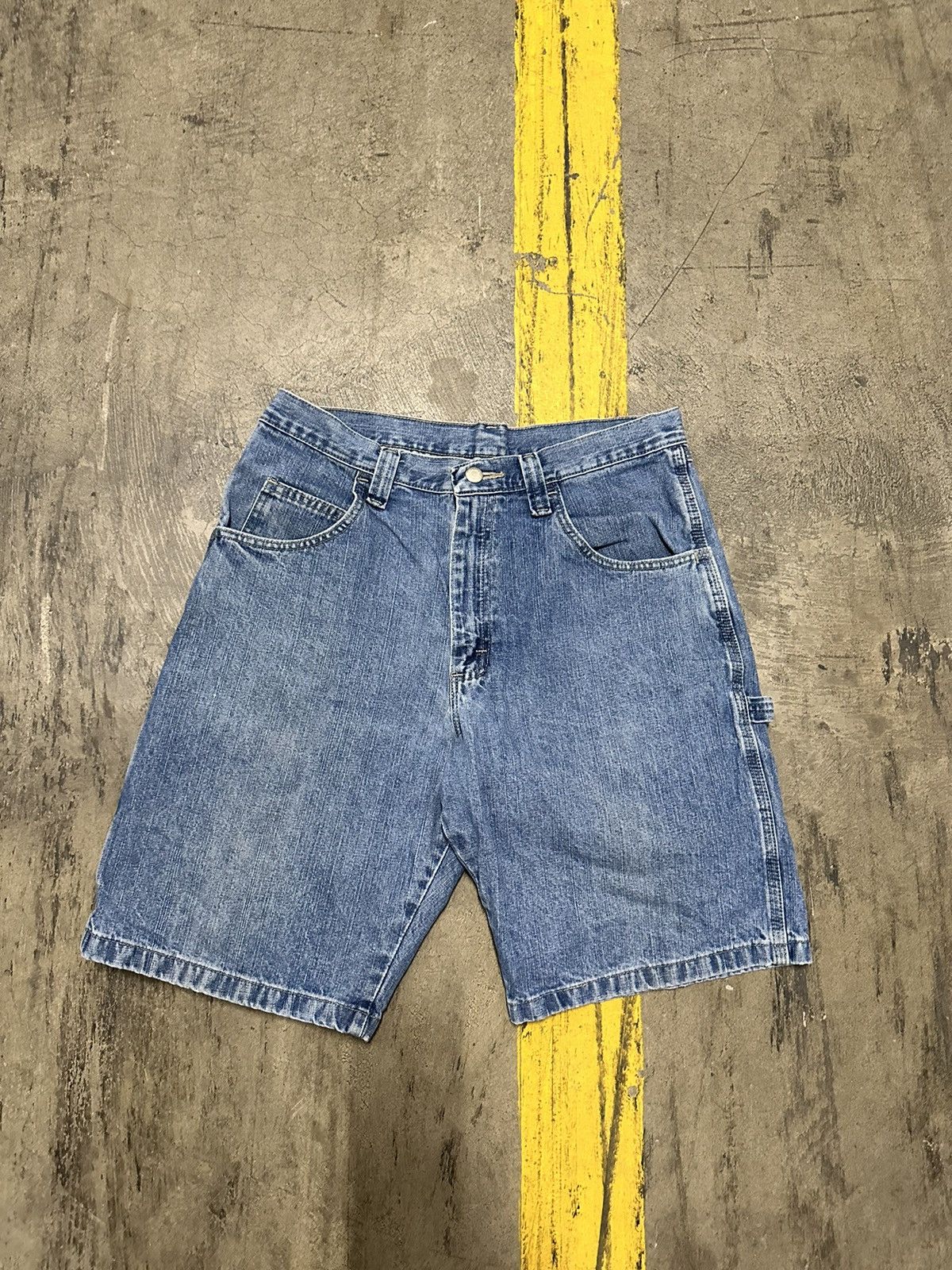 Vintage × Wrangler Y2K wrangler cargo jorts Size US 32 / EU 48 - 3 Thumbnail