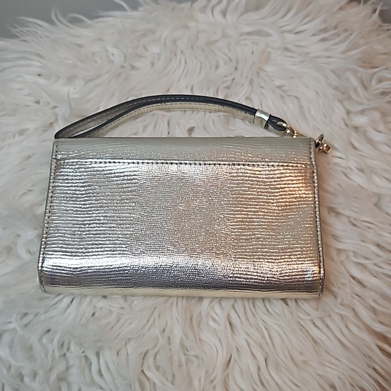 Victoria's Secret Victoria's Secret Gold Trifold Wristlet Size ONE SIZE - 2 Thumbnail