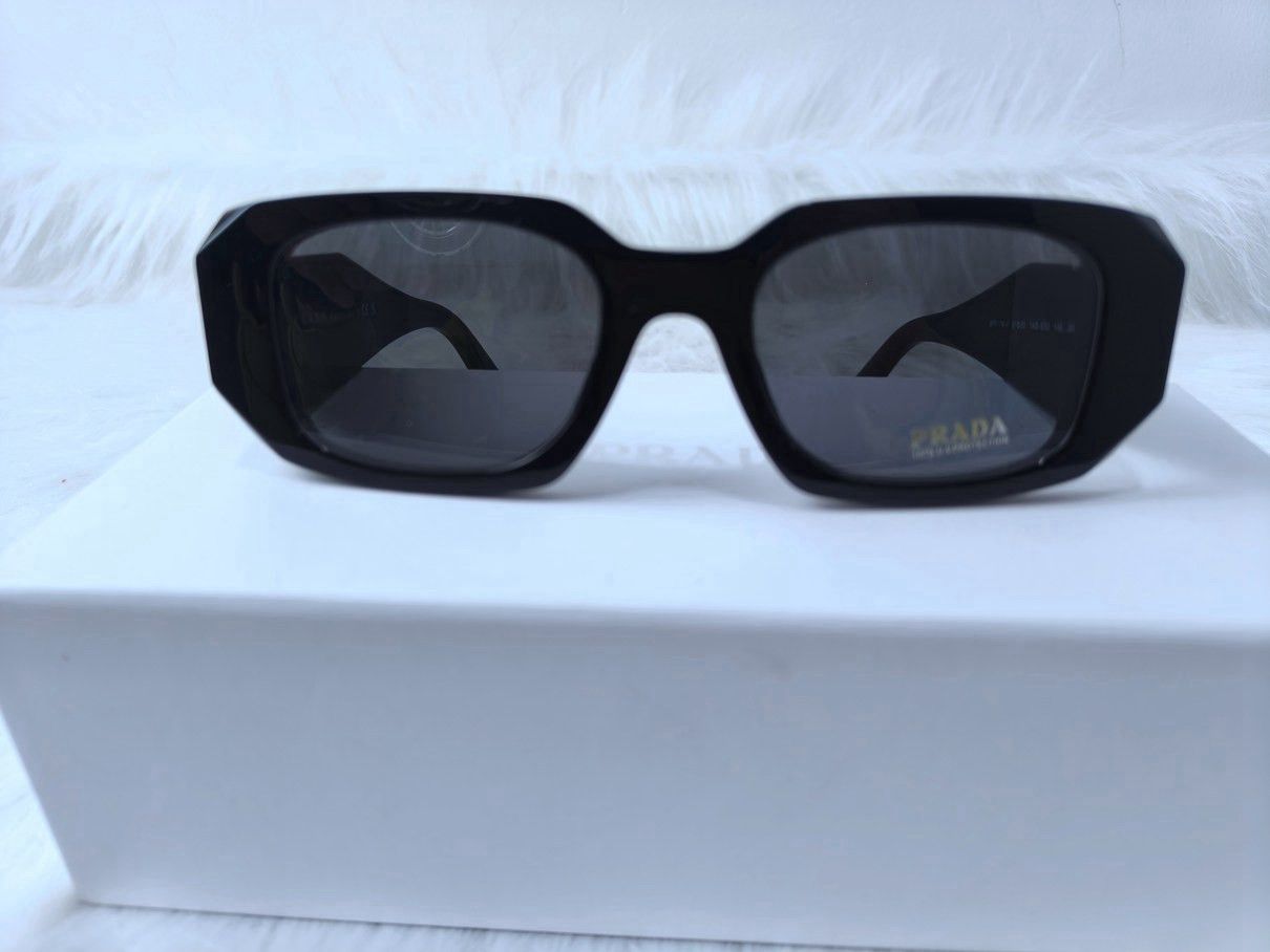 Prada VINTAGE Luxury Prada Sunglasses Size ONE SIZE - 1 Thumbnail