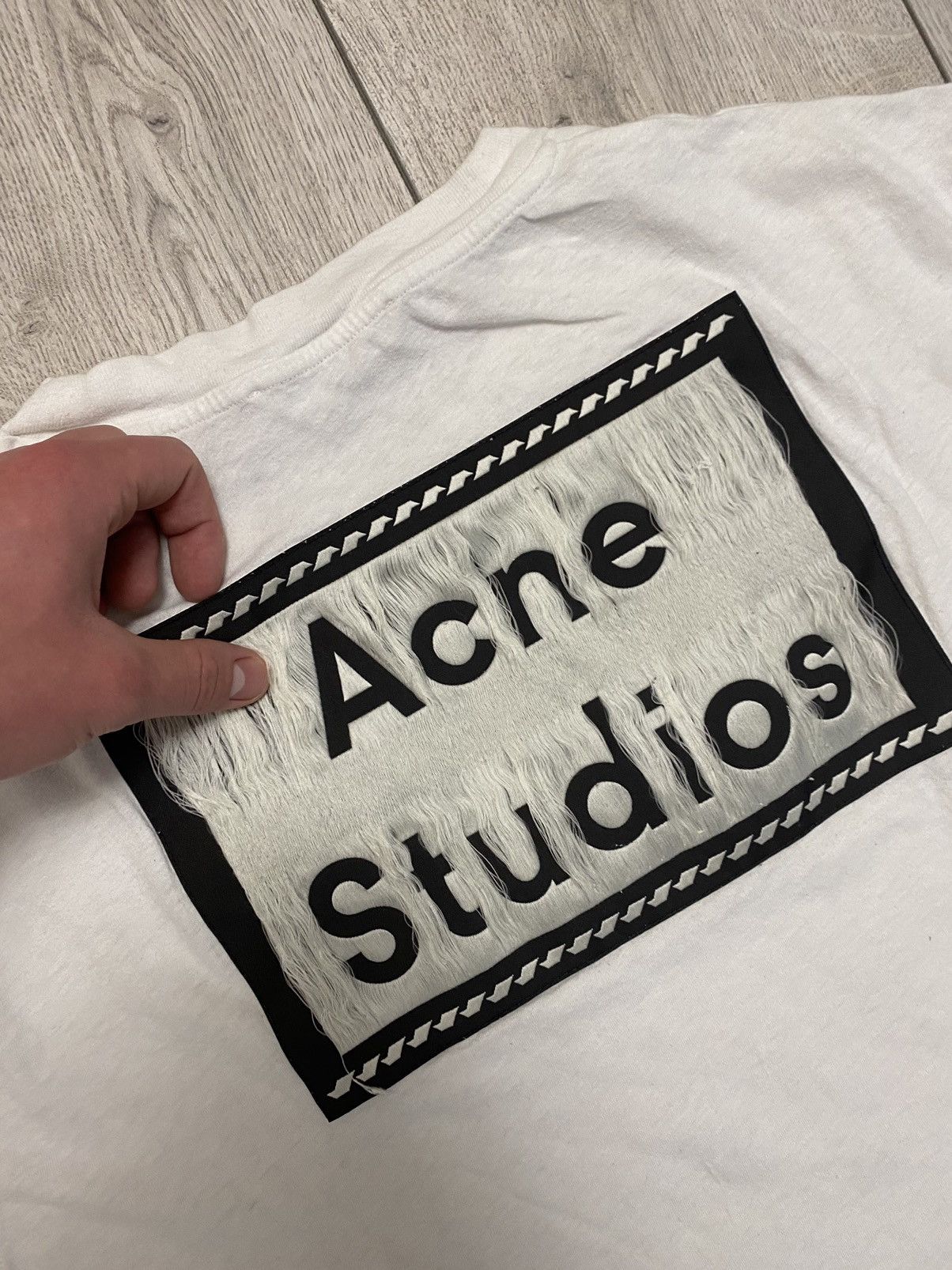 Acne Studios Acne Studios Big Logo fur T-Shirt Size US M / EU 48-50 / 2 - 6 Thumbnail