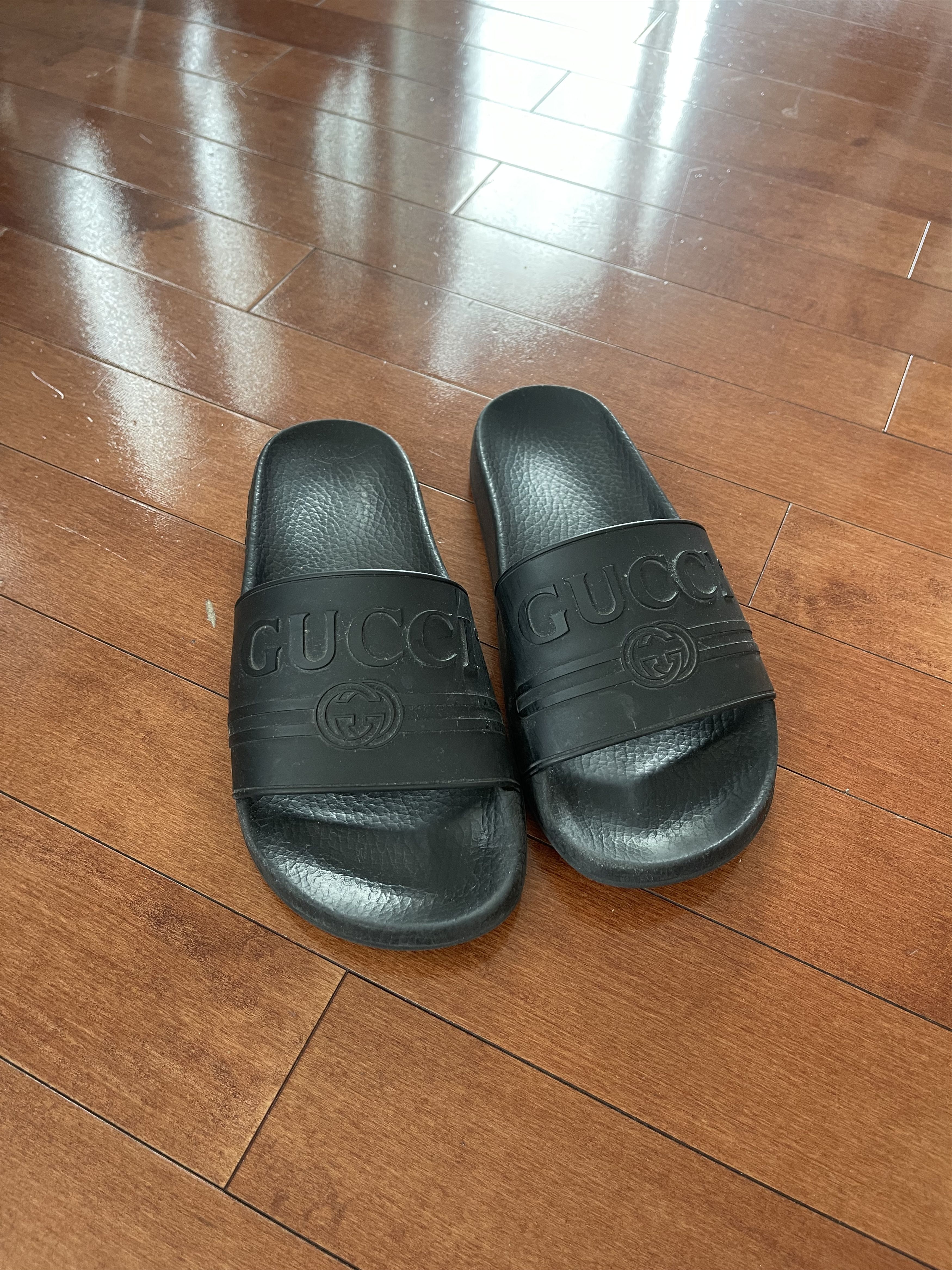 Gucci Gucci Black Rubber Slides Size US 7 / EU 40 - 1 Thumbnail