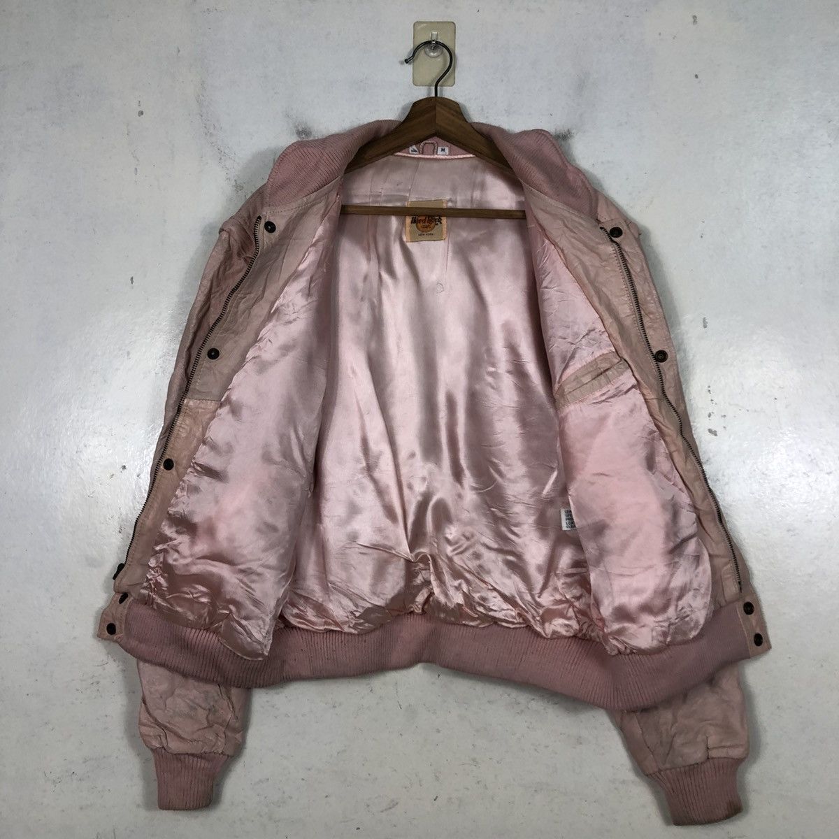 Vintage Vintage Bomber Leather Jacket Hard Rock Cafe New York Size US M / EU 48-50 / 2 - 16 Thumbnail