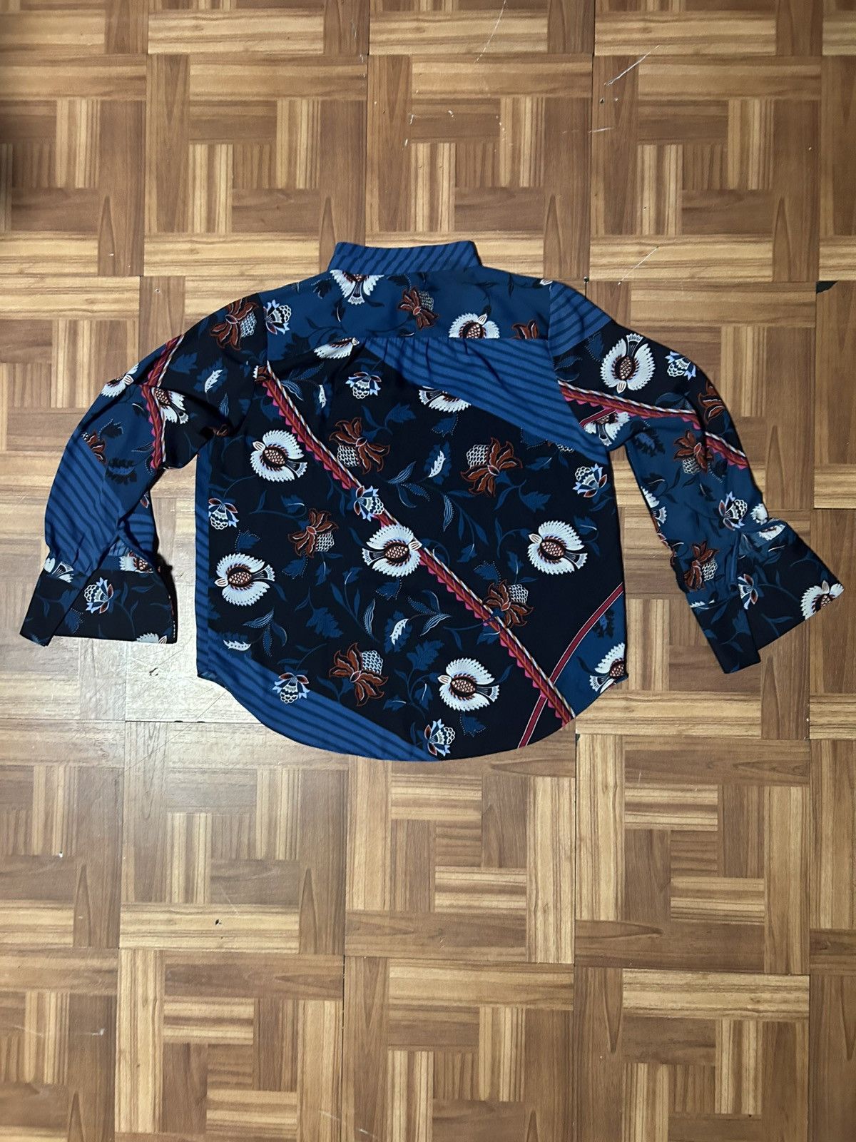 Ann Taylor Blue Floral Ann Taylor Blouse Size M / US 6-8 / IT 42-44 - 2 Thumbnail