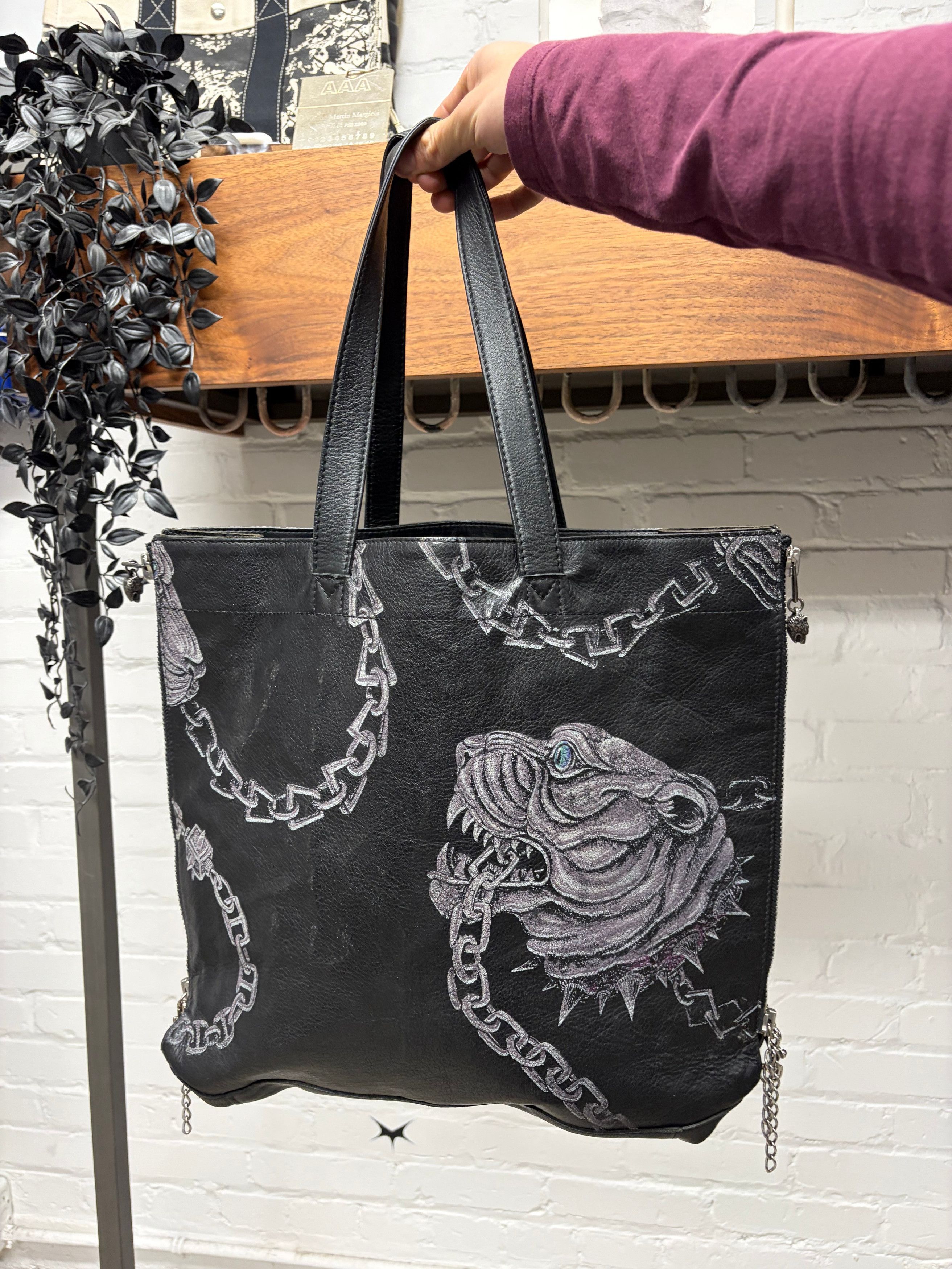 Yohji Yamamoto AW2014 Yohji Yamamoto Cowhide ‘Tiger & Chains’ Black Leather Tote Bag Size ONE SIZE - 1 Thumbnail