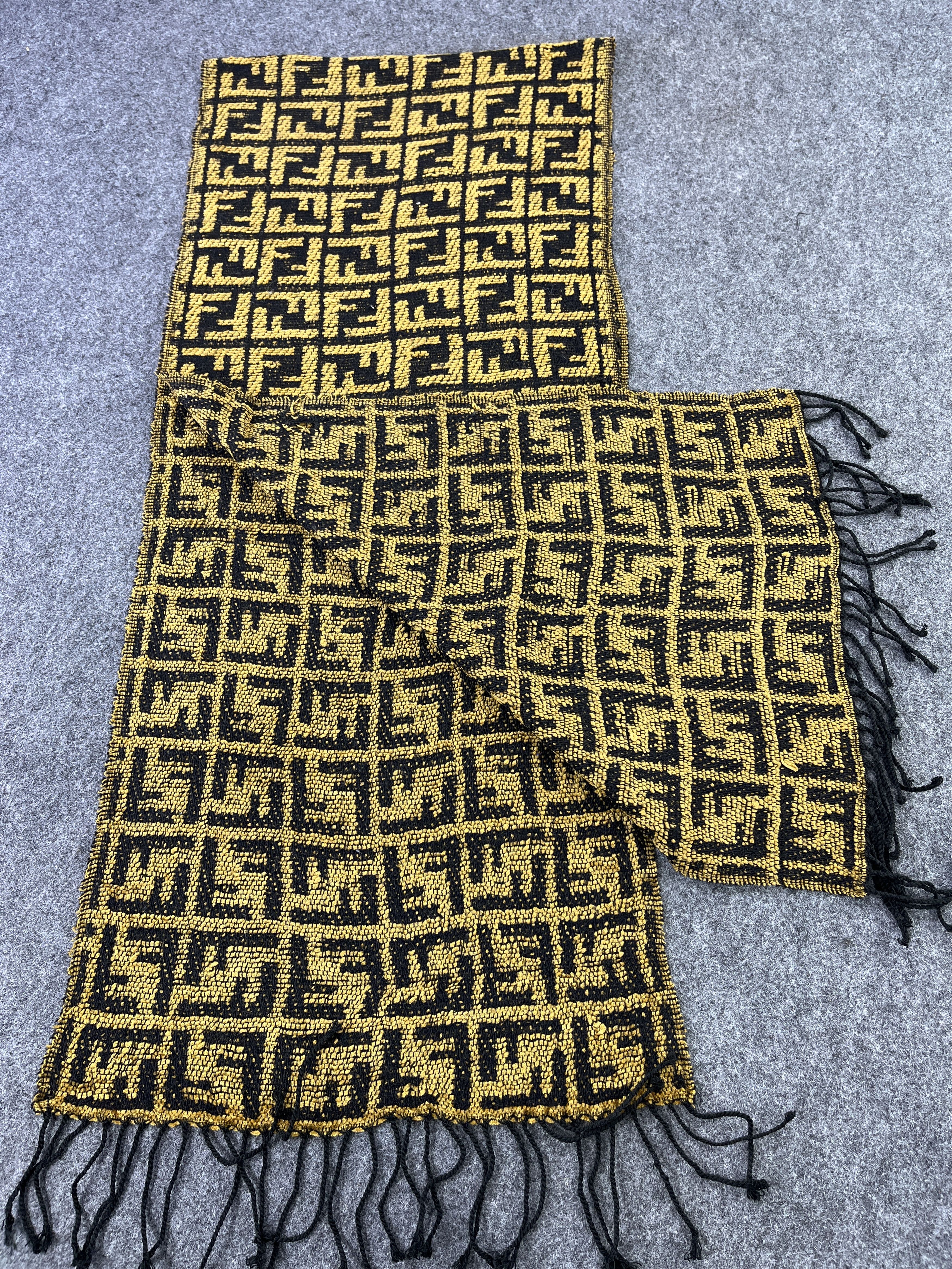 Vintage MONOGRAM FENDI SCARVES / MUFFLER / NECKWEAR T206 Size ONE SIZE - 4 Thumbnail